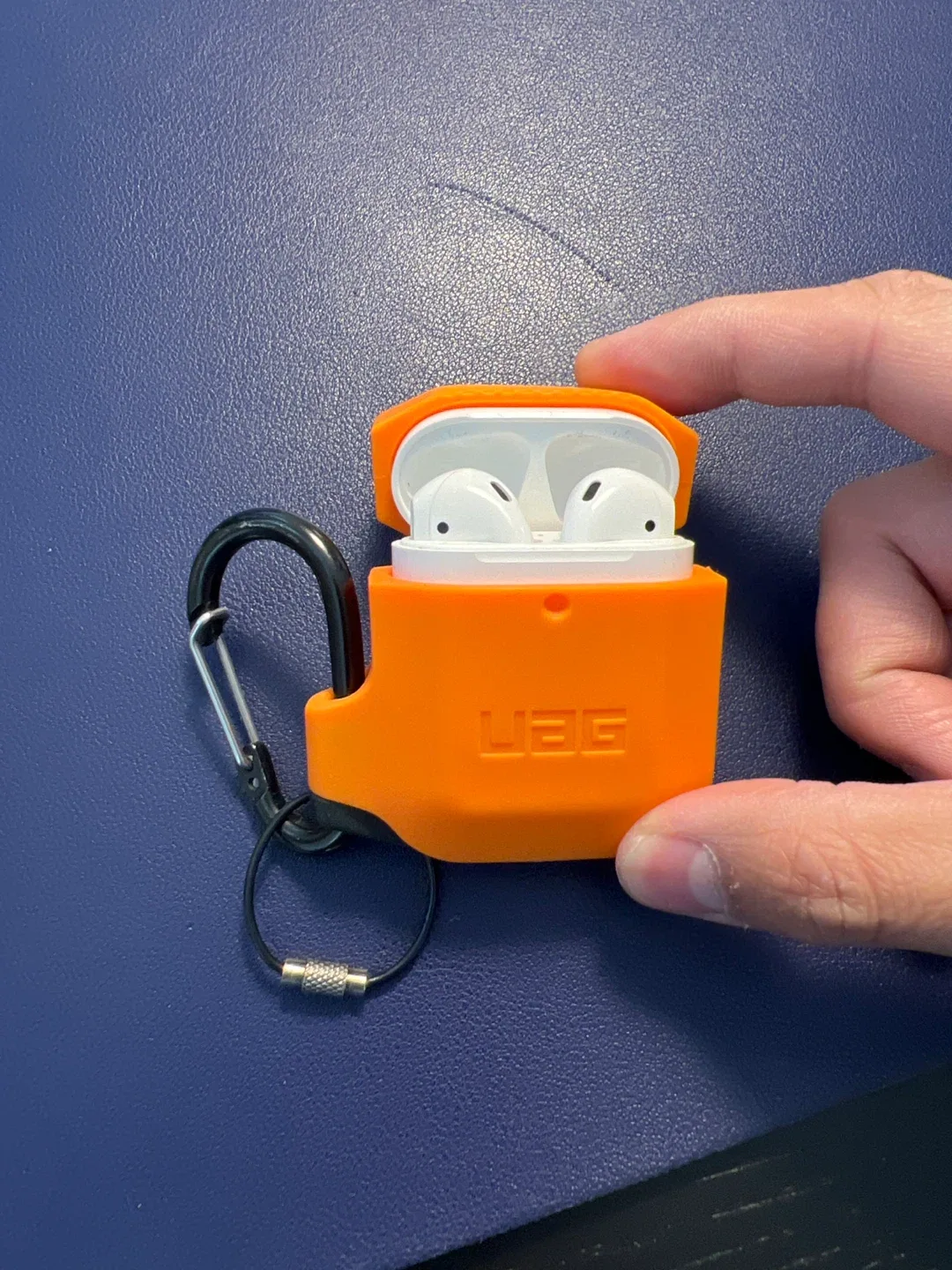 Apple AirPods Gen 2 with UAG Case image indicator(2)