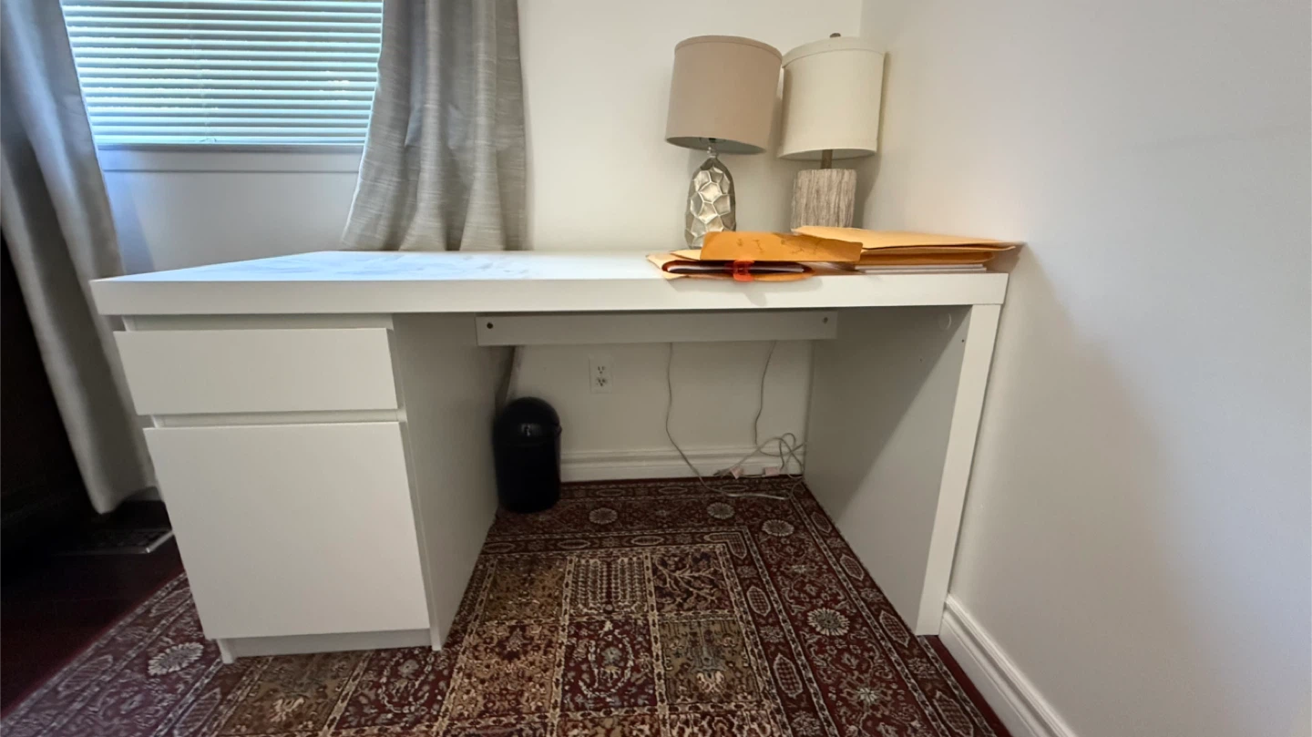 White Desk & Chair - photo 3