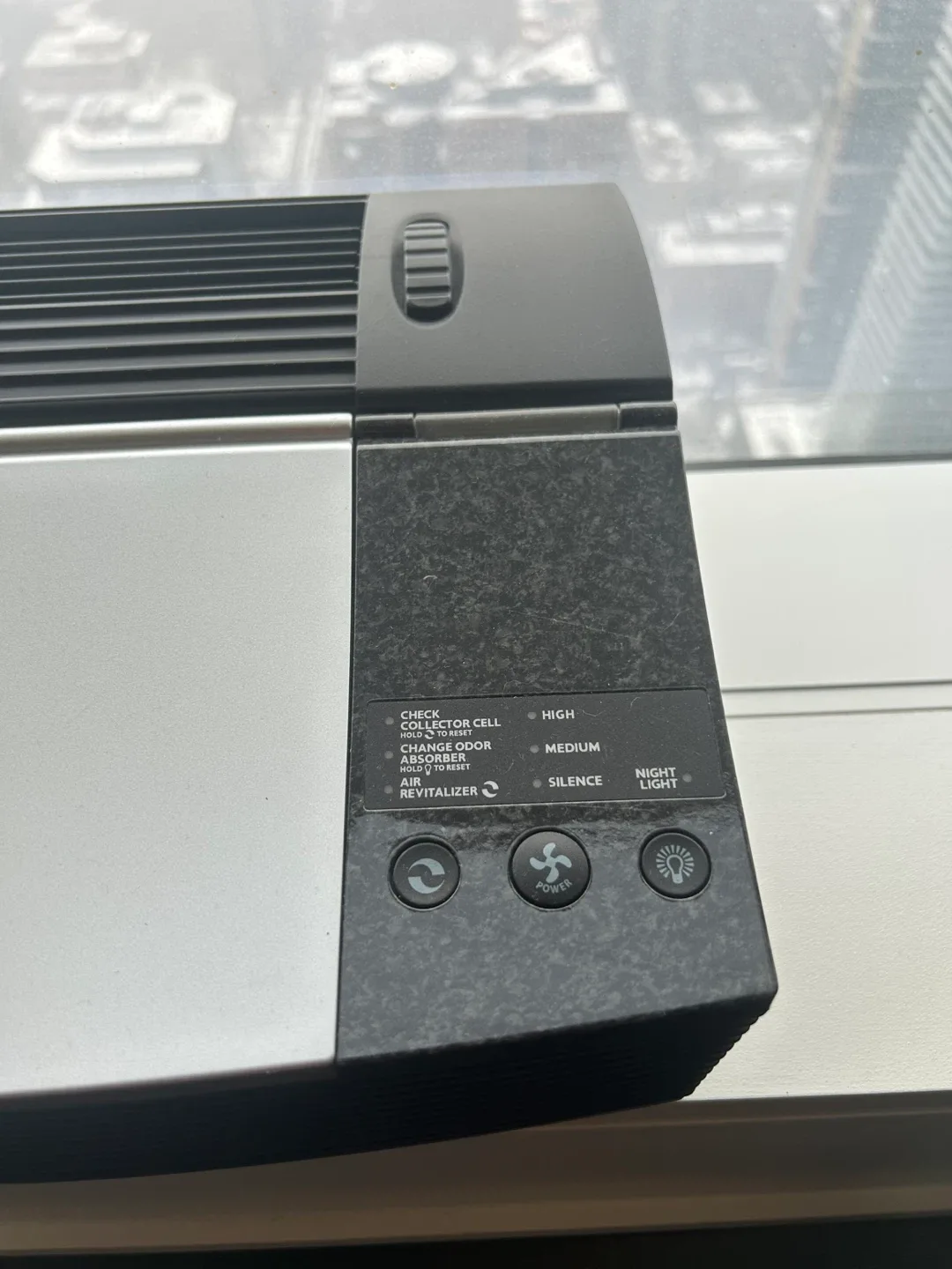 Oreck XL Professional Air Purifier image indicator(2)