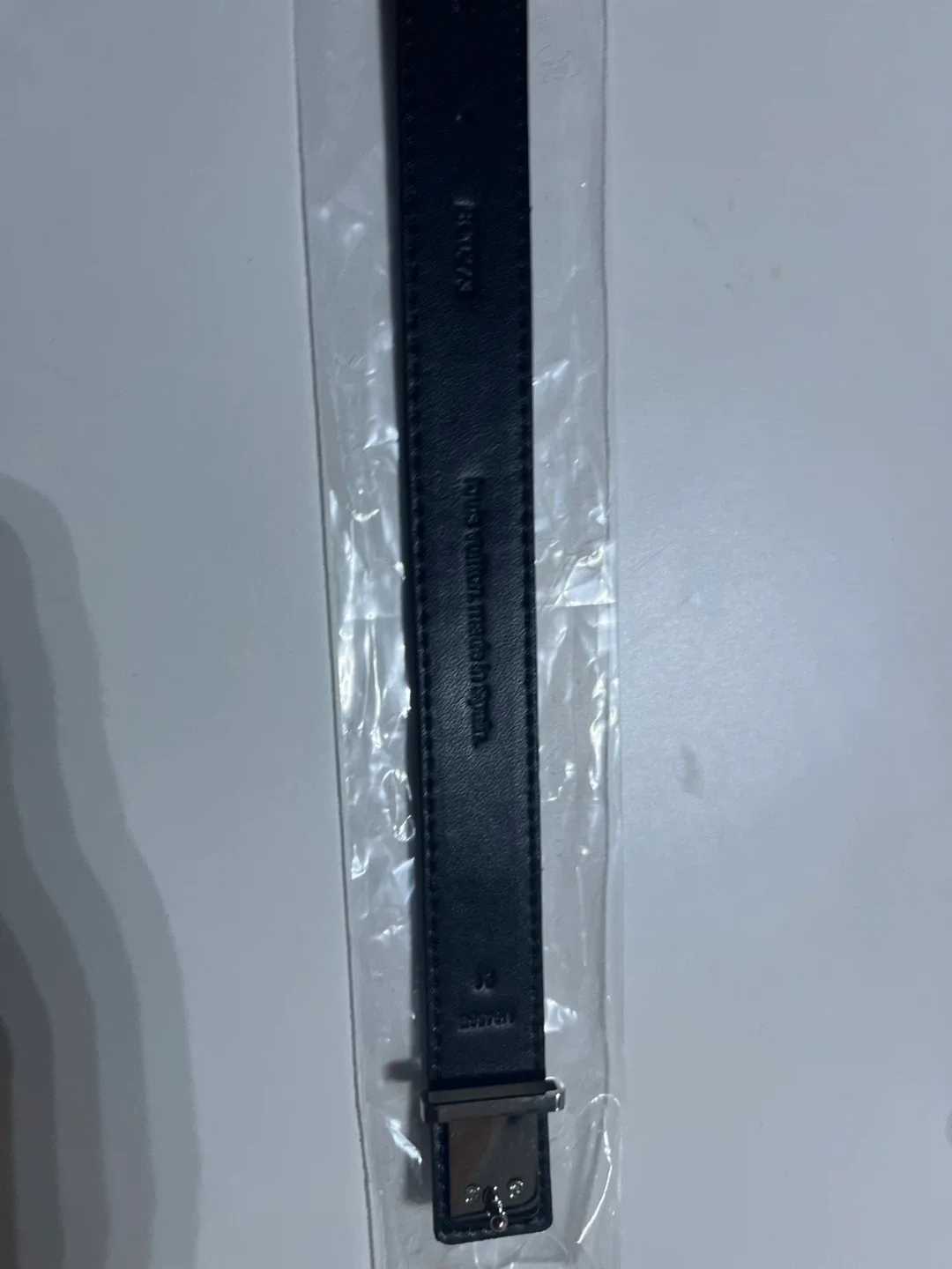 Louis Vuitton Black Leather slim bracelet size 21 image indicator(4)