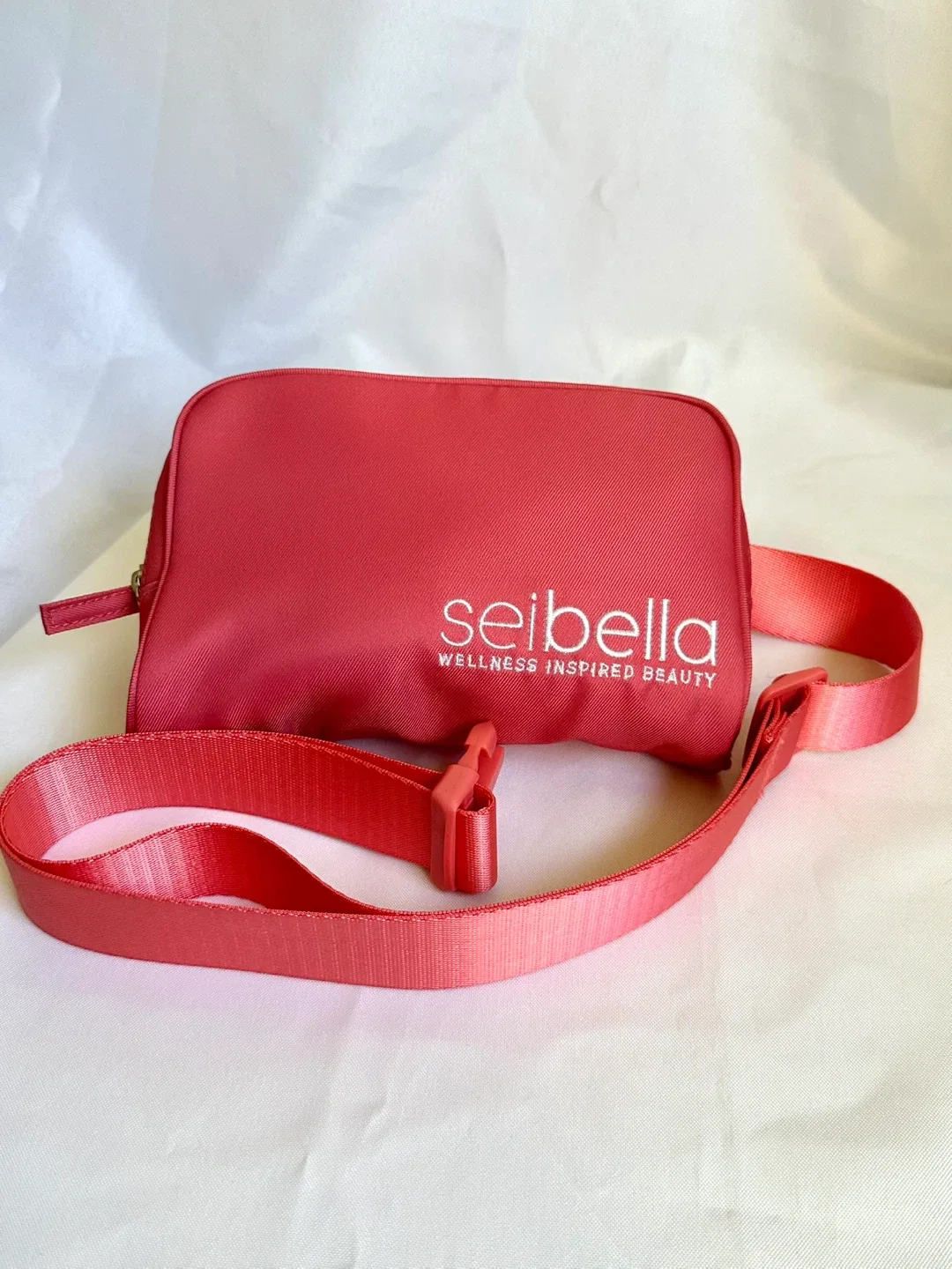 Seibella Pink Belt Bag image indicator(2)
