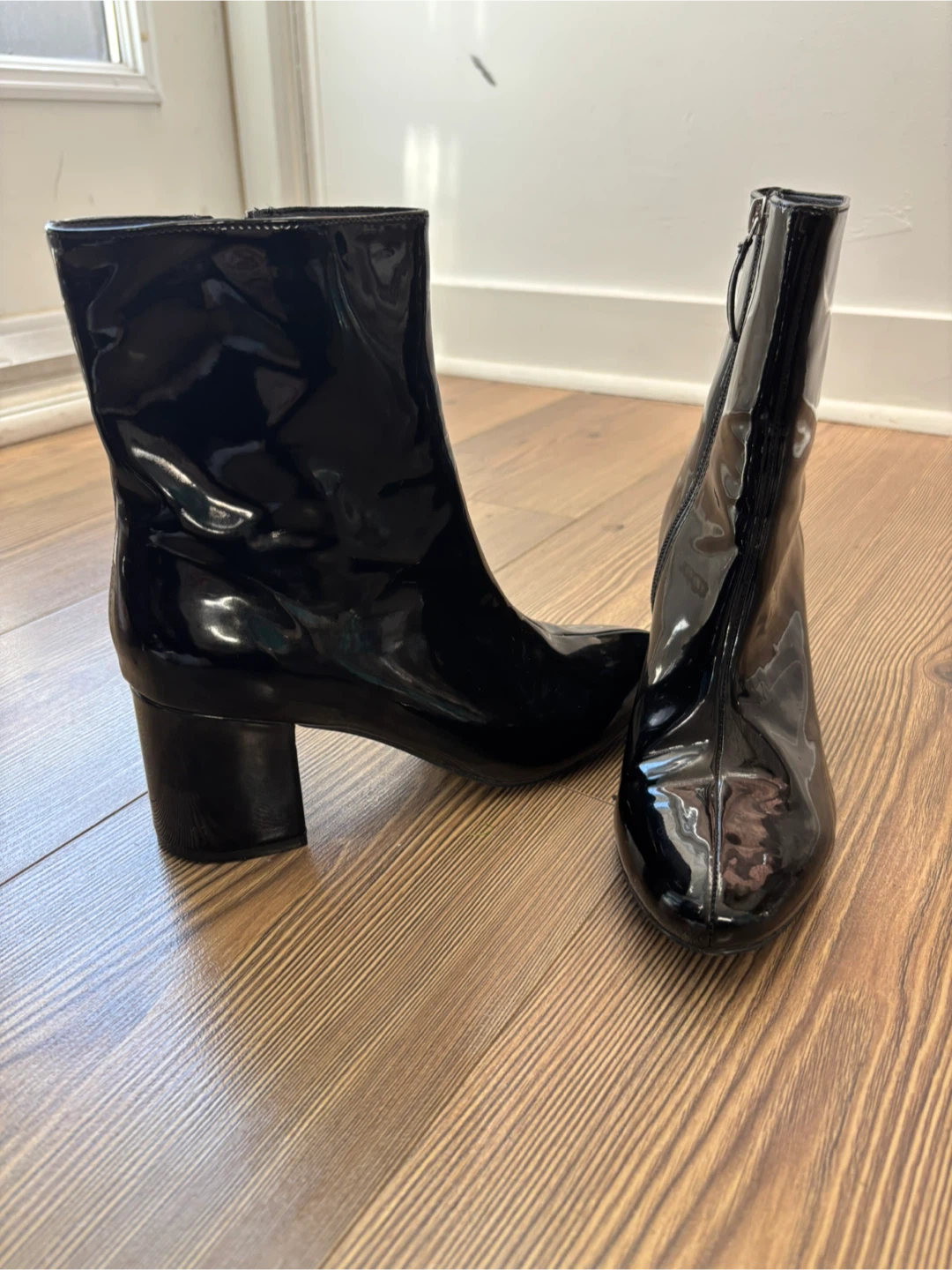Urban Outfitters Black Patent Ankle Boots - Size 8 - photo 2