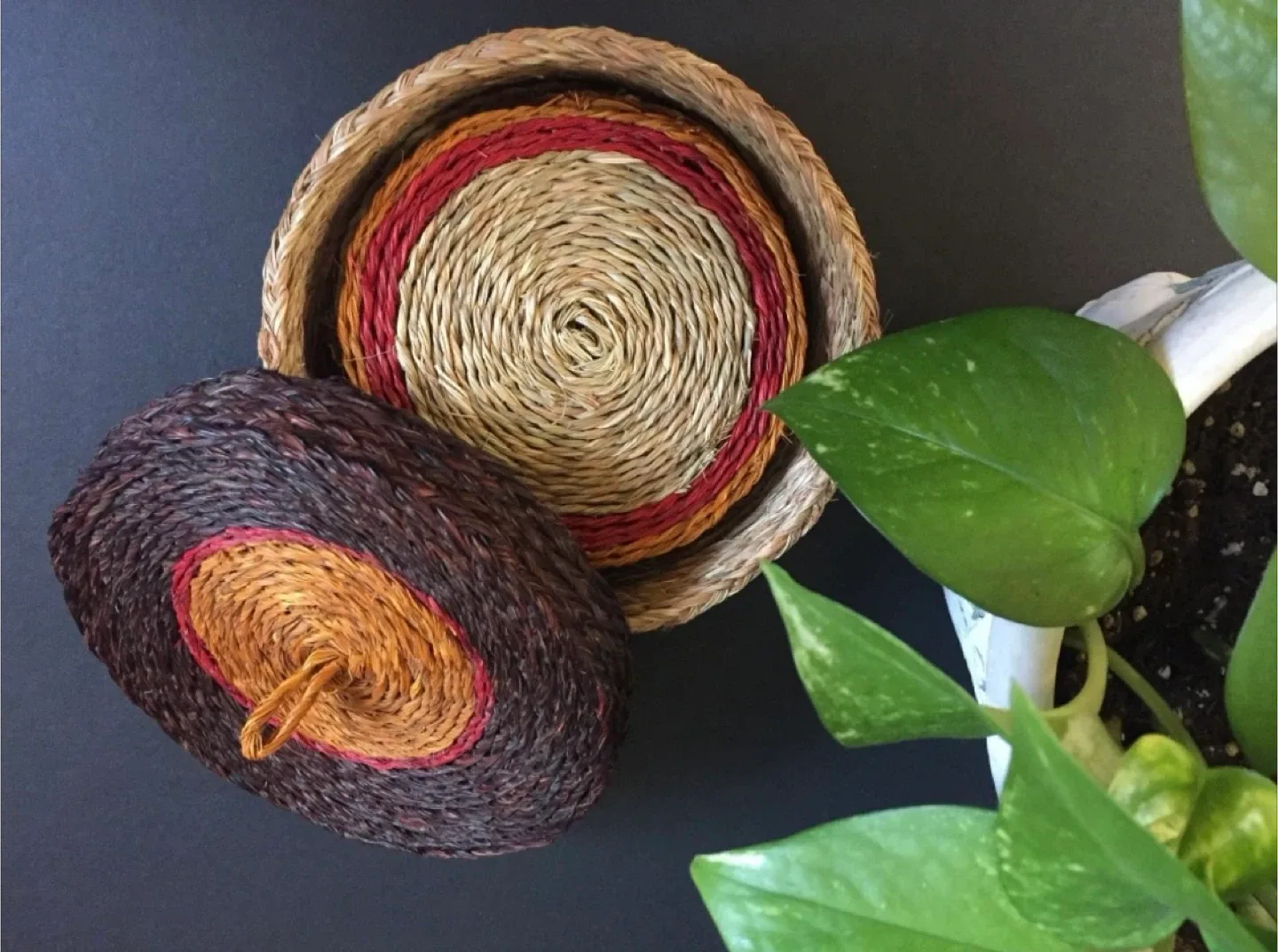 Woven Placemats + Coaster Set image indicator(9)