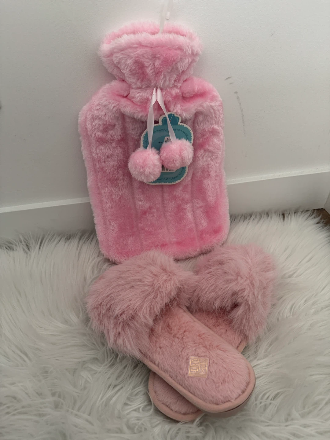 Lori's Pink Faux Fur Hot Water Bottle & Slippers Set - photo 2