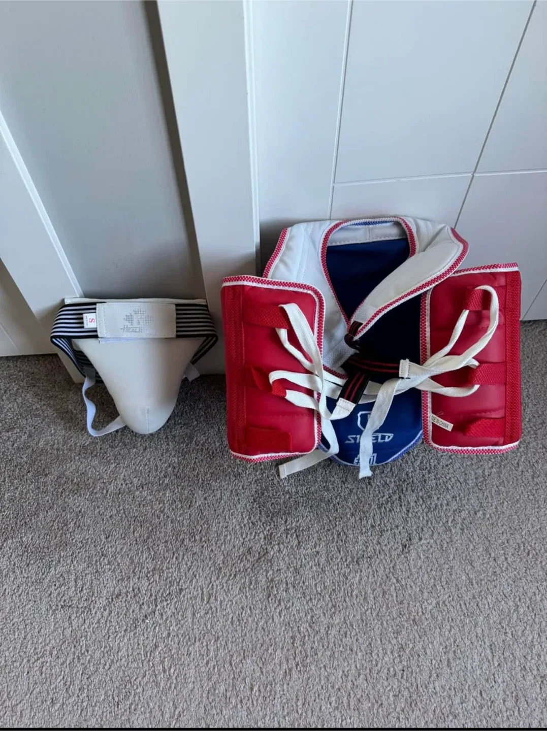 Taekwondo/Karate Protective Gear Set image indicator(4)