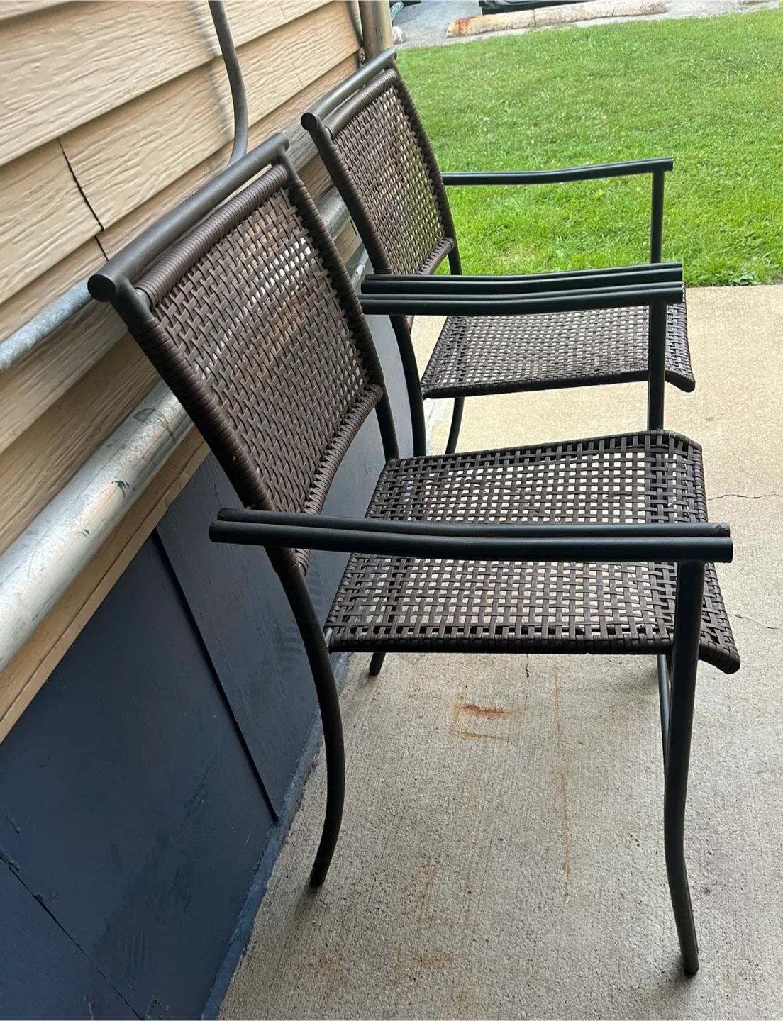 Patio chairs image indicator(2)