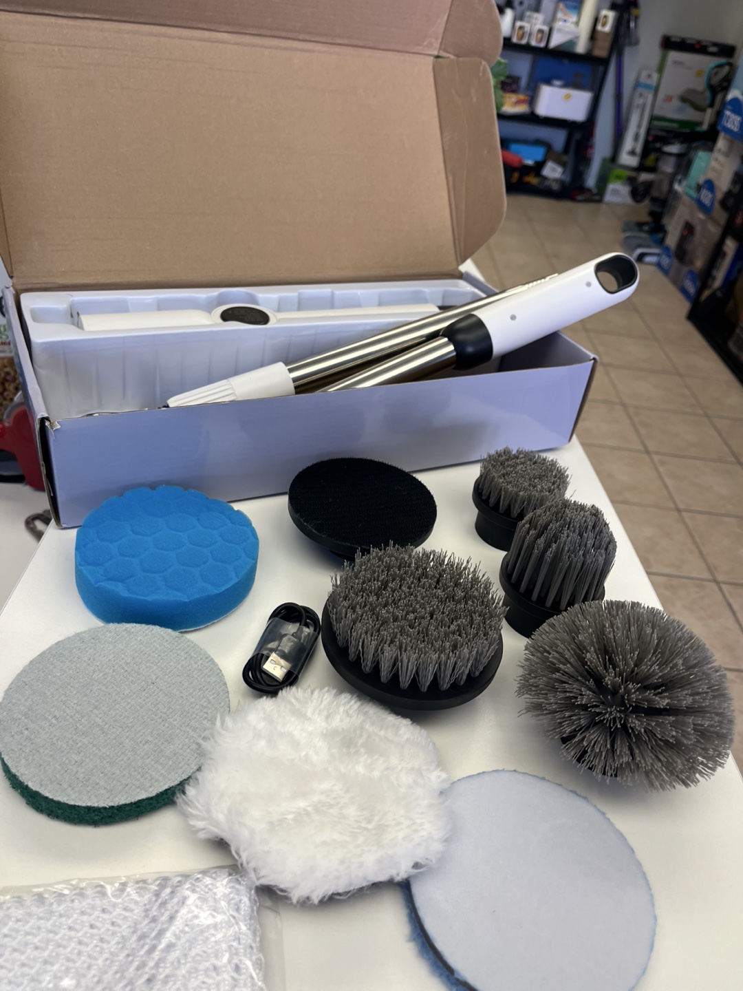 Electric Spin Scrubber with Extendable Handle - photo 3