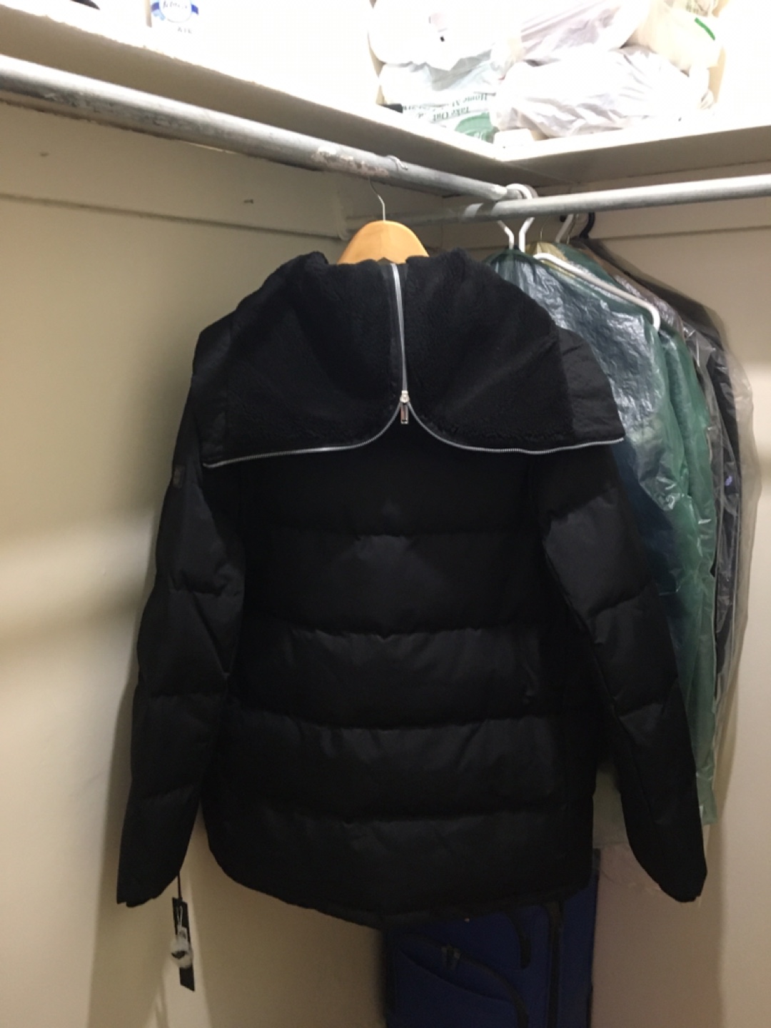 Karl Lagerfeld Black Puffer Jacket - photo 4