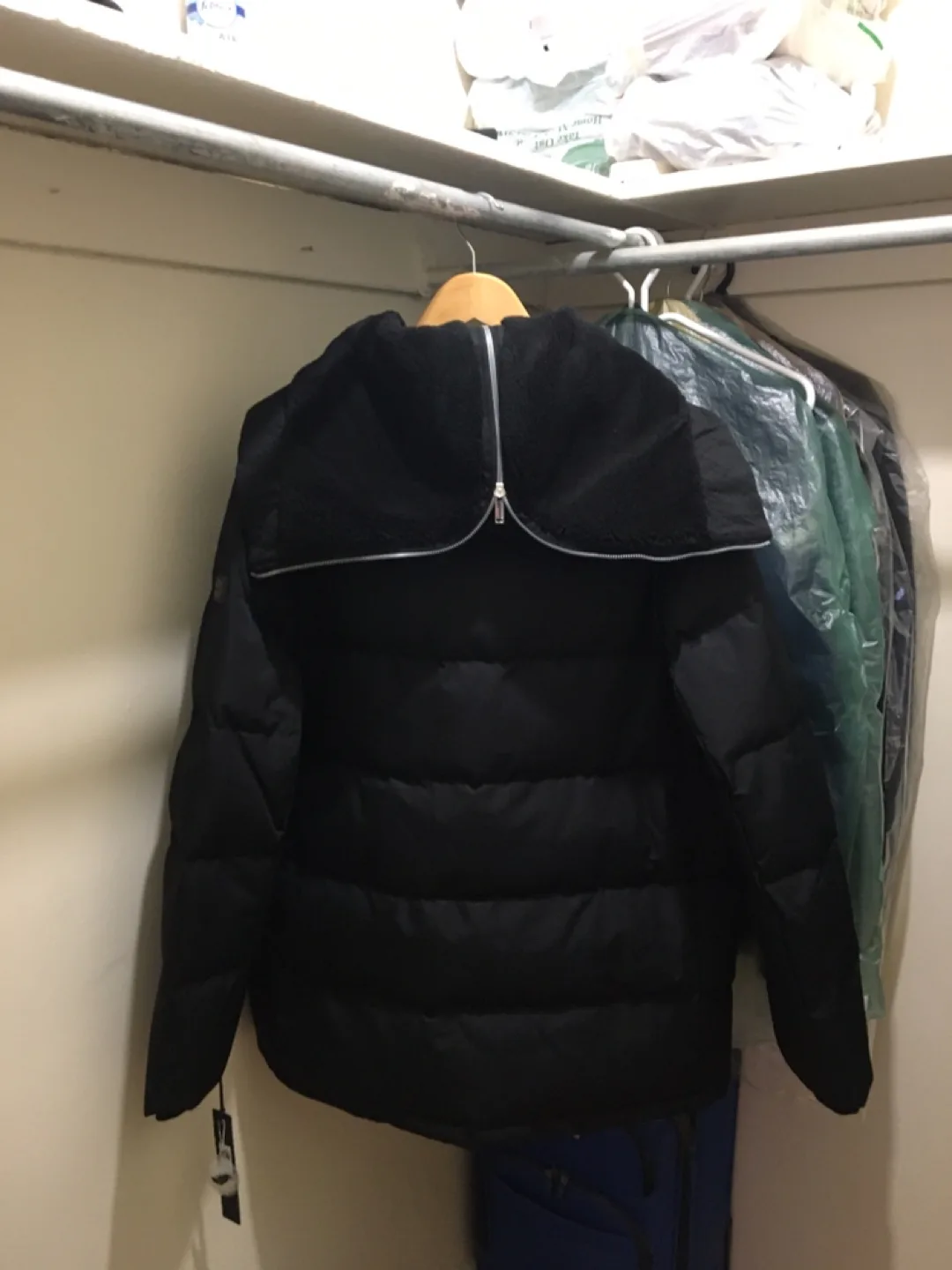 Karl Lagerfeld Black Puffer Jacket image indicator(4)