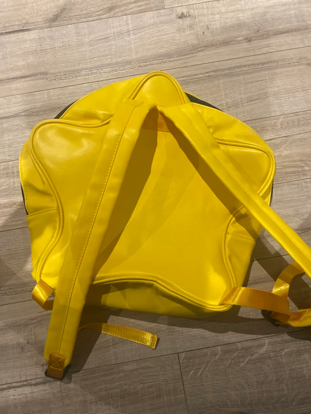 Super Mario Star Backpack Yellow image indicator(2)