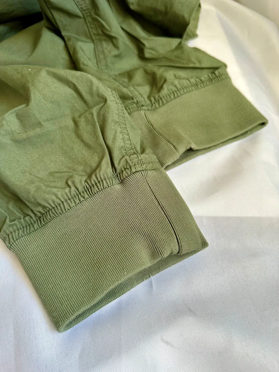 Tommy Jeans Men's Cargo Joggers image indicator(3)