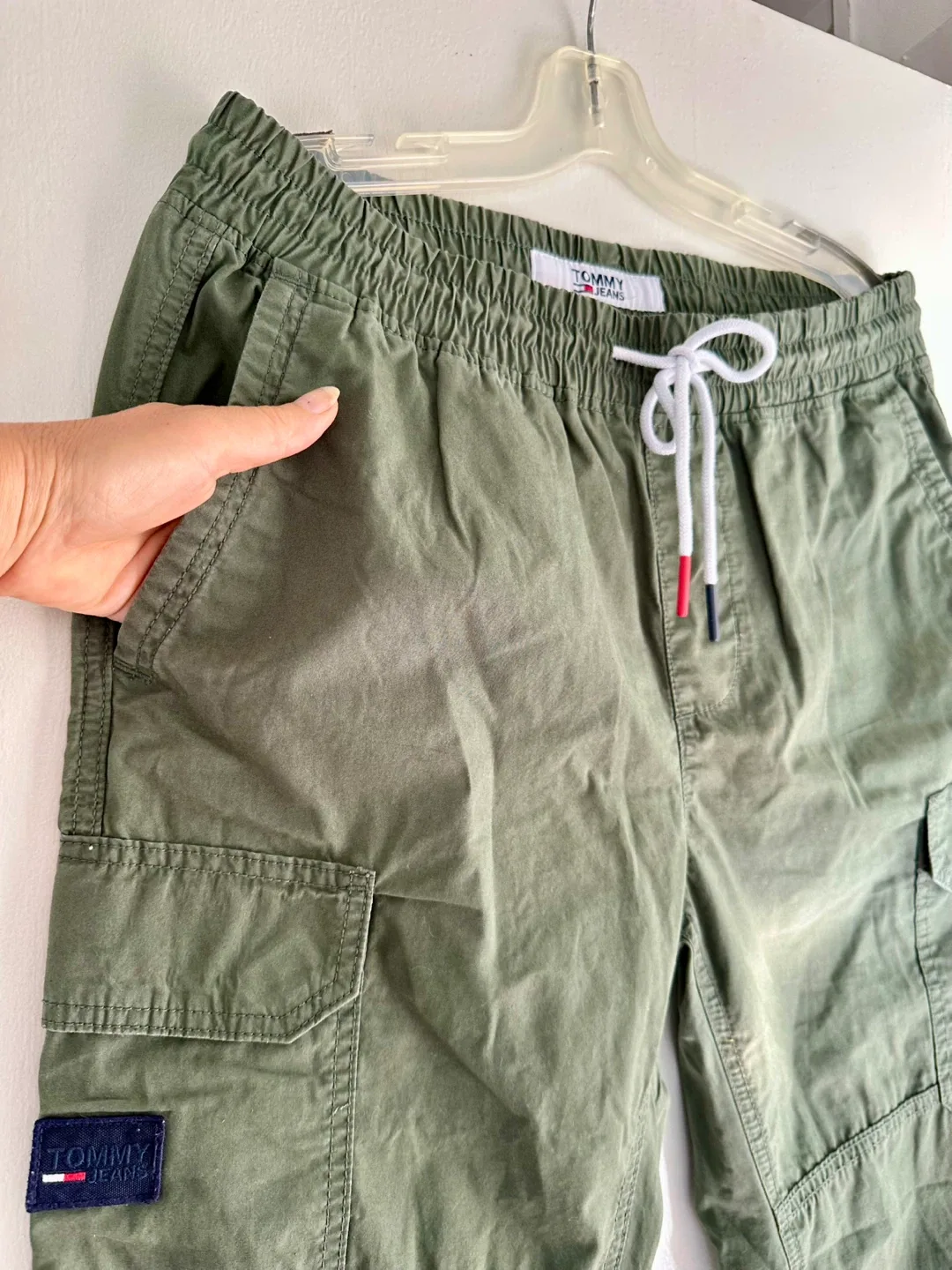 Tommy Jeans Men's Cargo Joggers image indicator(7)