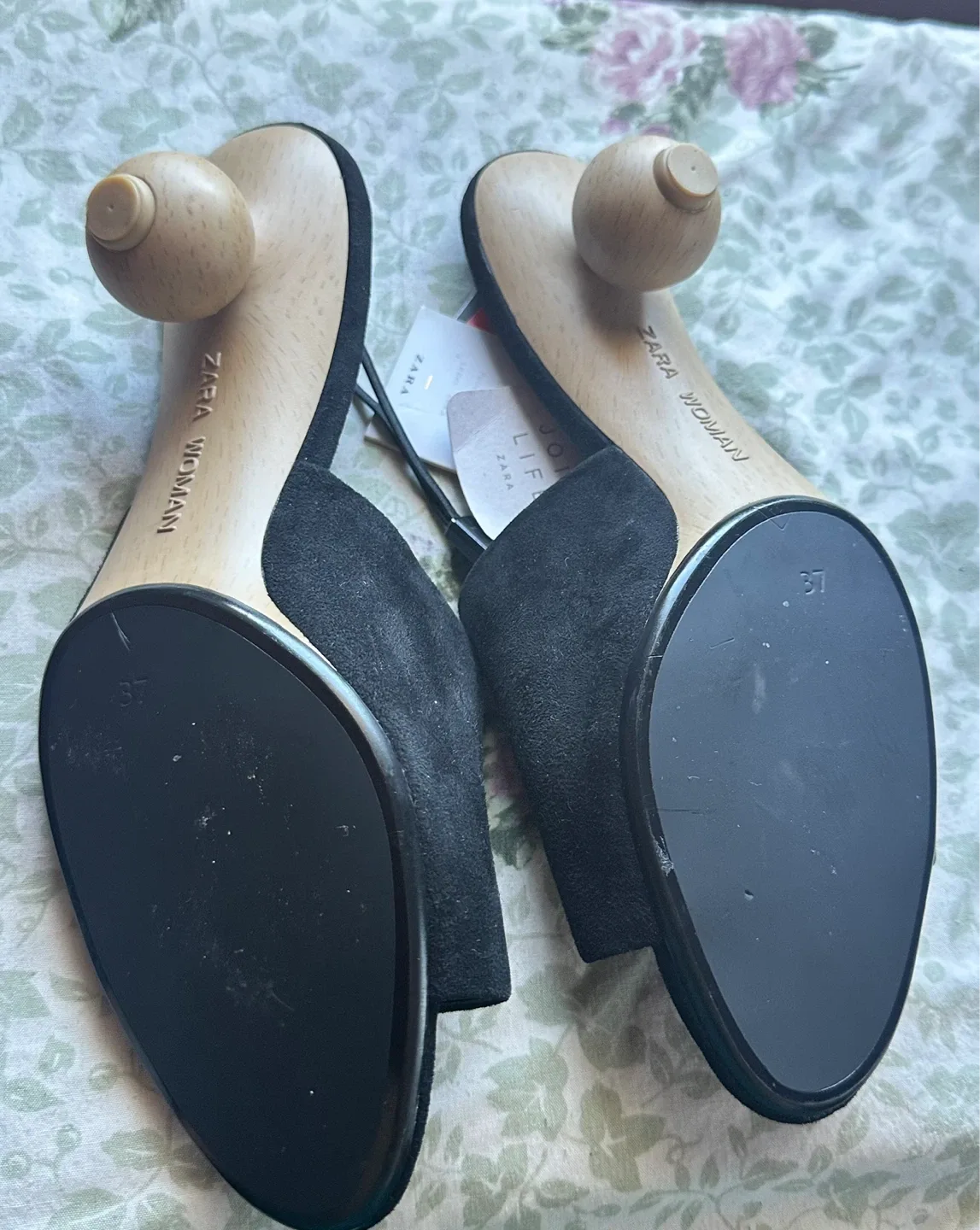 Zara Woman Black Heeled Mules - Size 7 image indicator(3)