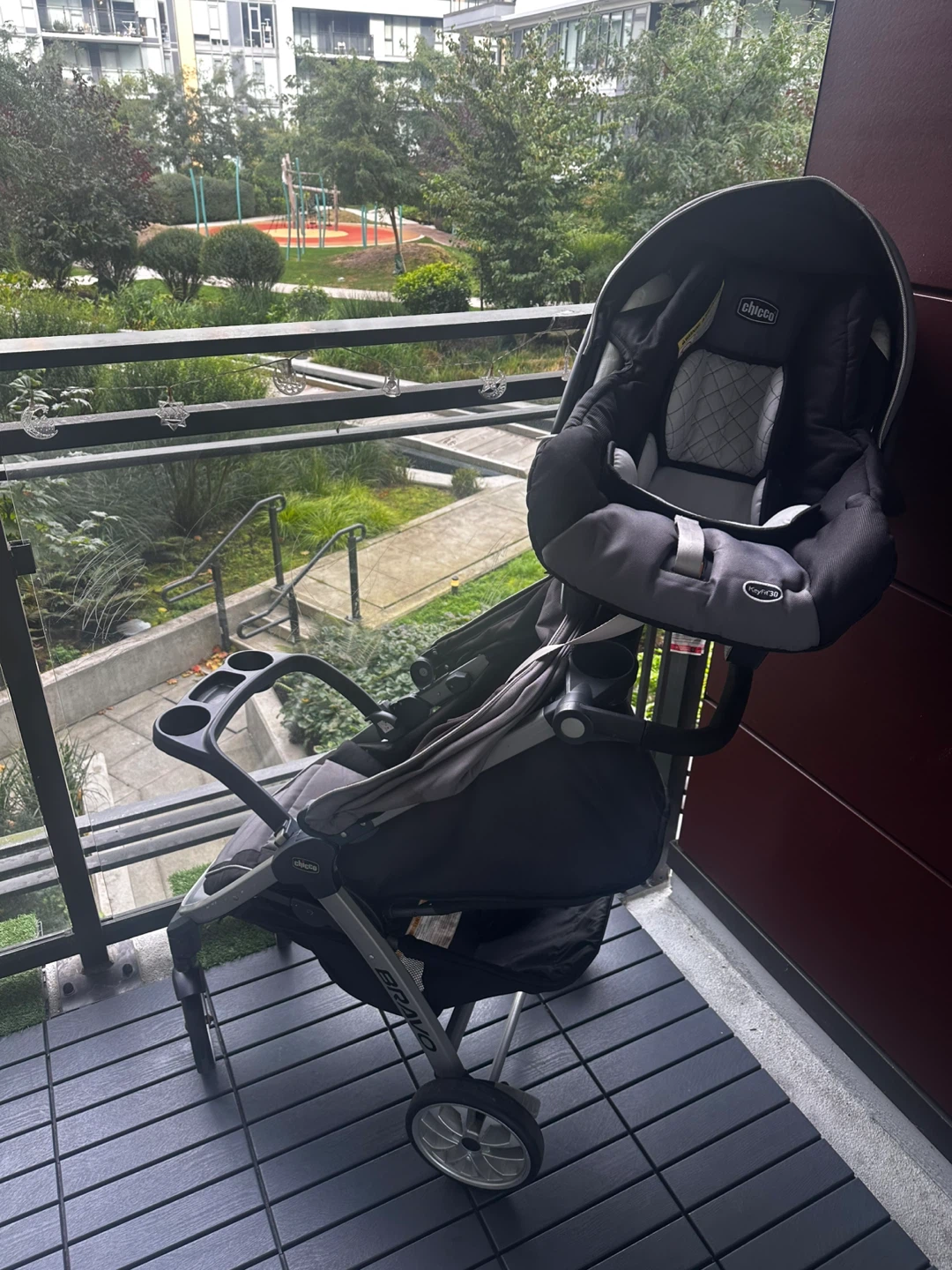 Chicco Bravo Travel System Stroller & Car Seat