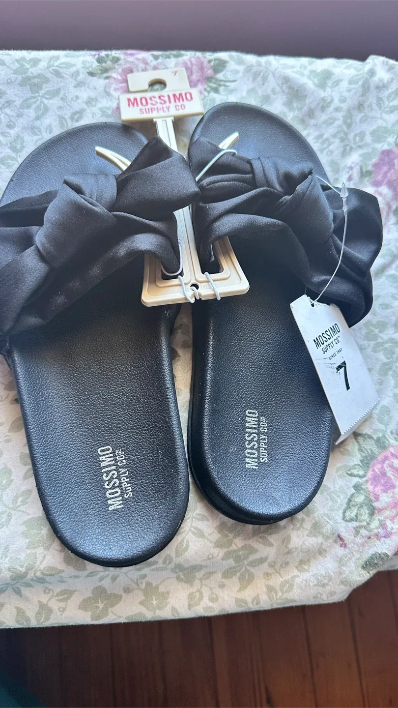 Mossimo Supply Co. Black Bow Slides - Size 7 image indicator(2)