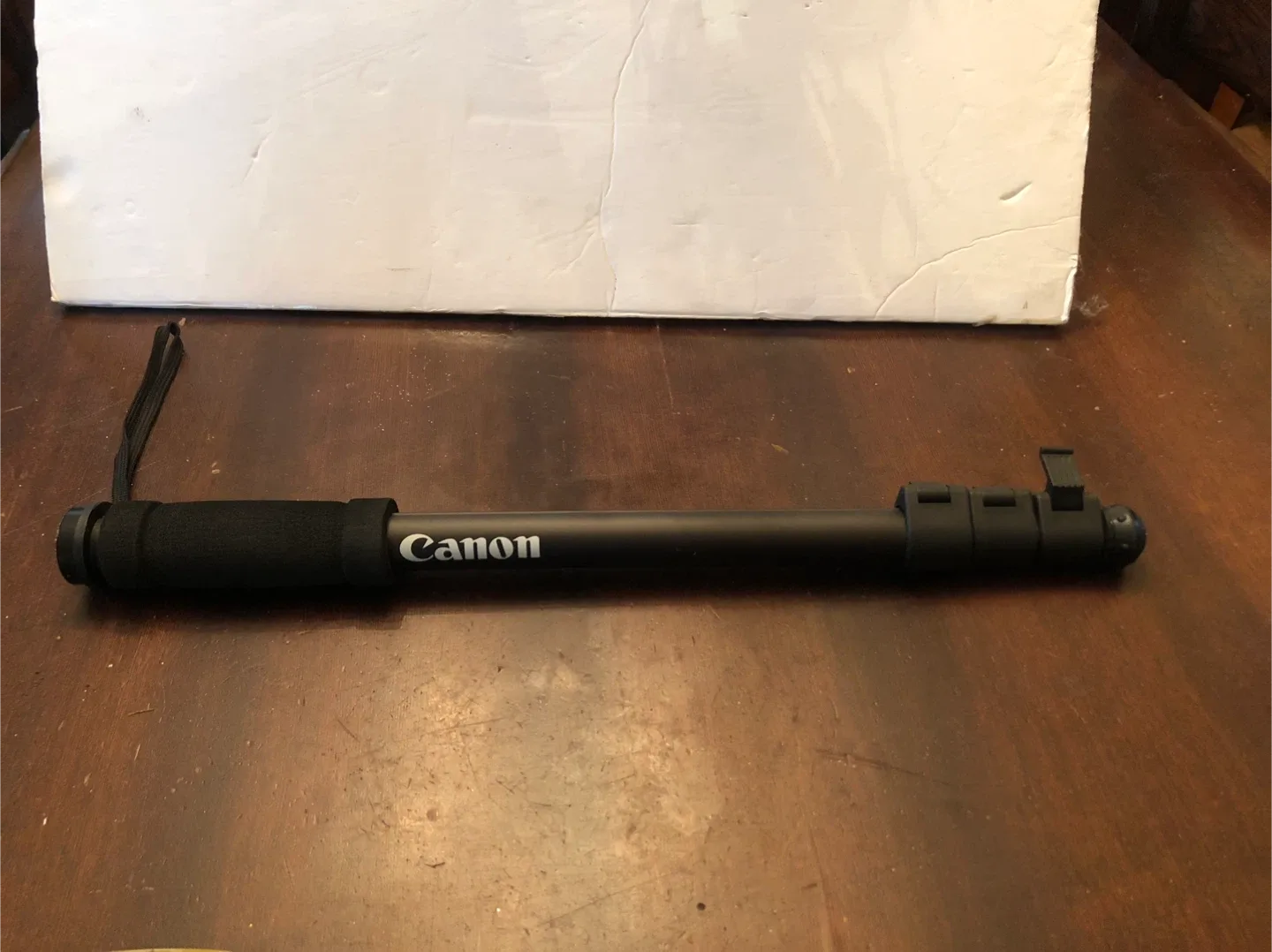Canon Monopod. thumbnail