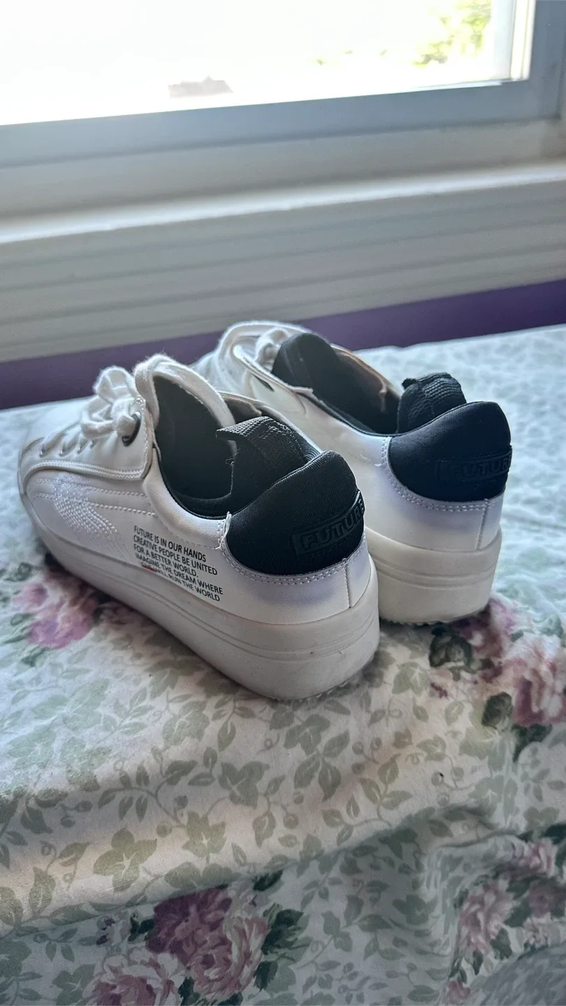 Zara Trafaluc White Sneakers - Size 7.5 image indicator(2)