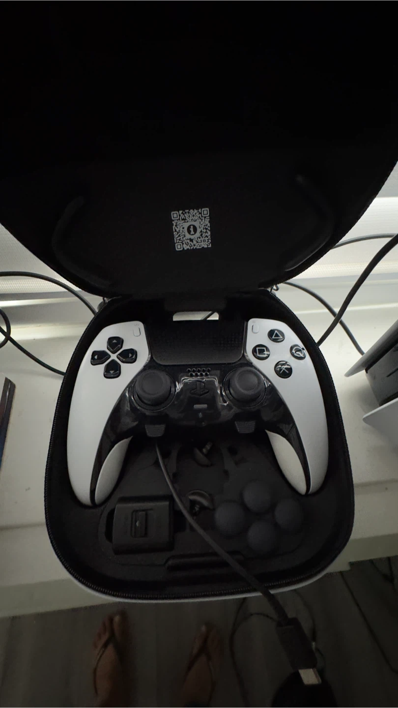 PS5 Console, Dualsense Edge Controller & Games - photo 3