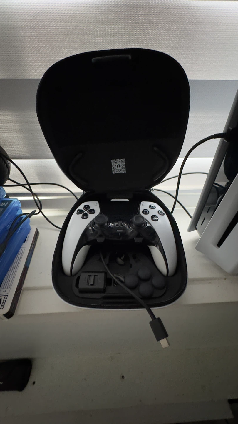 PS5 Console, Dualsense Edge Controller & Games - photo 4