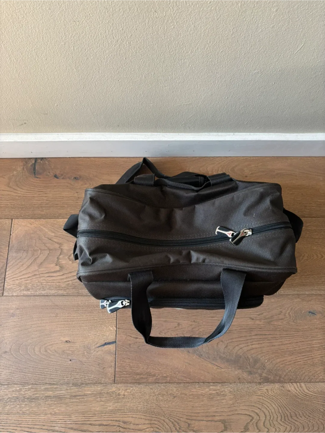 Ricardo Beverly Hills Black Duffel Bag image indicator(2)