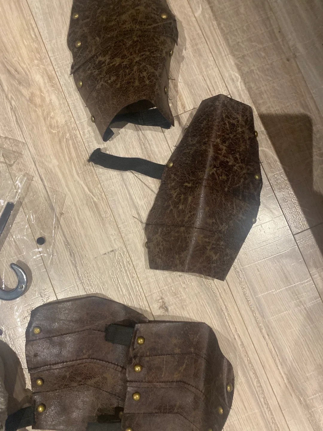 Drizzt Adult Costume - Tunic, Cape, Arm & Shin Guards image indicator(3)