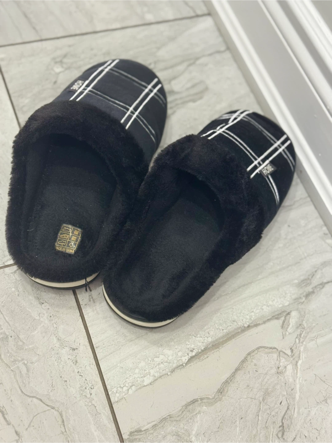 HOME Black Plaid furry Slippers - photo 2