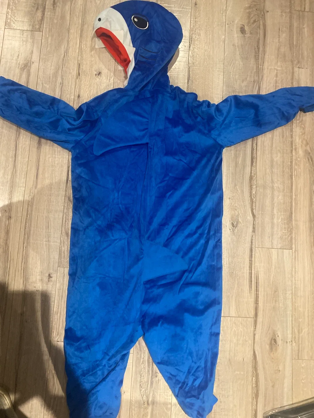 Spirit Halloween Shark Costume - Child Size SM/MD image indicator(3)