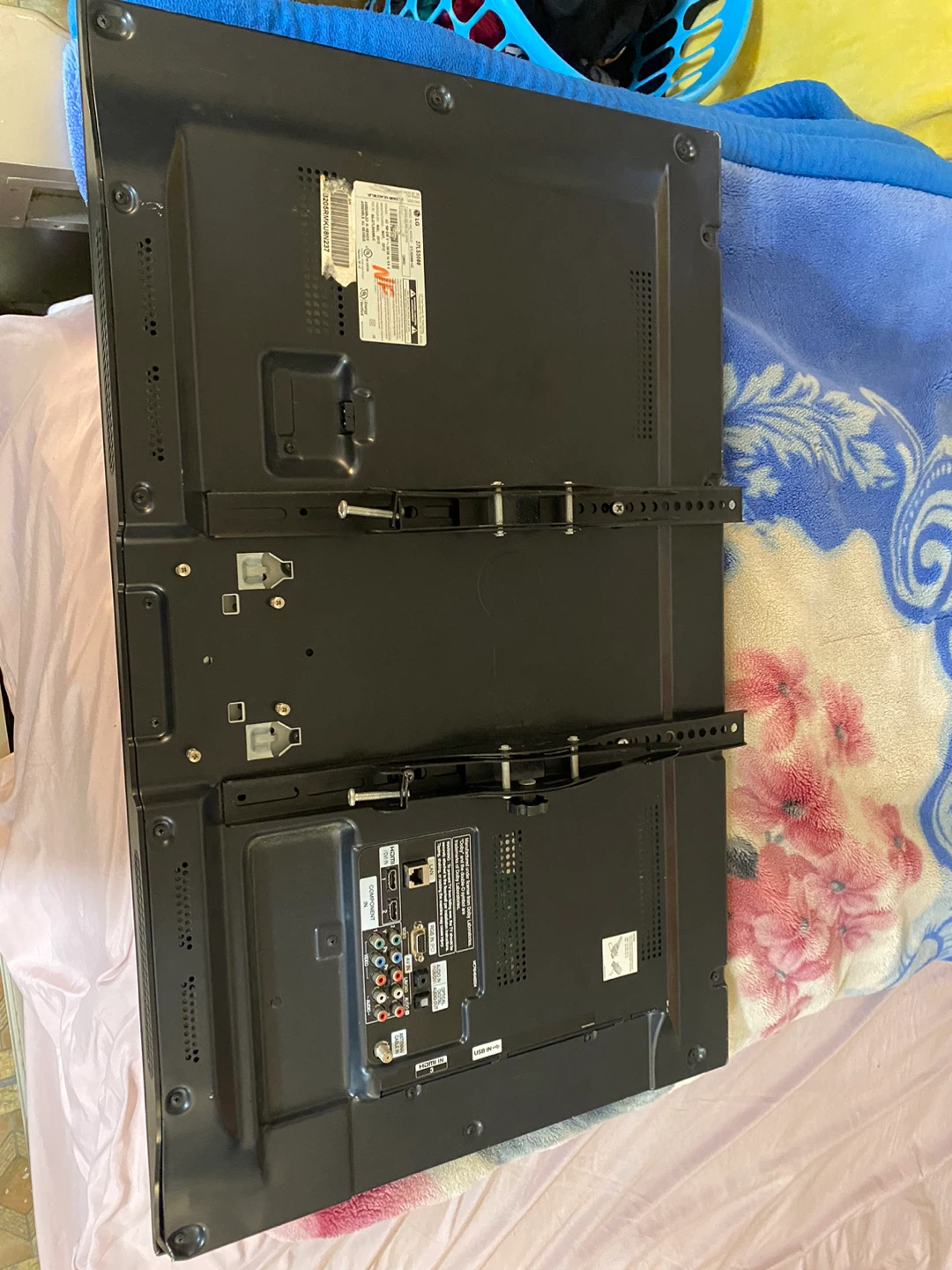 LG TV - photo 2