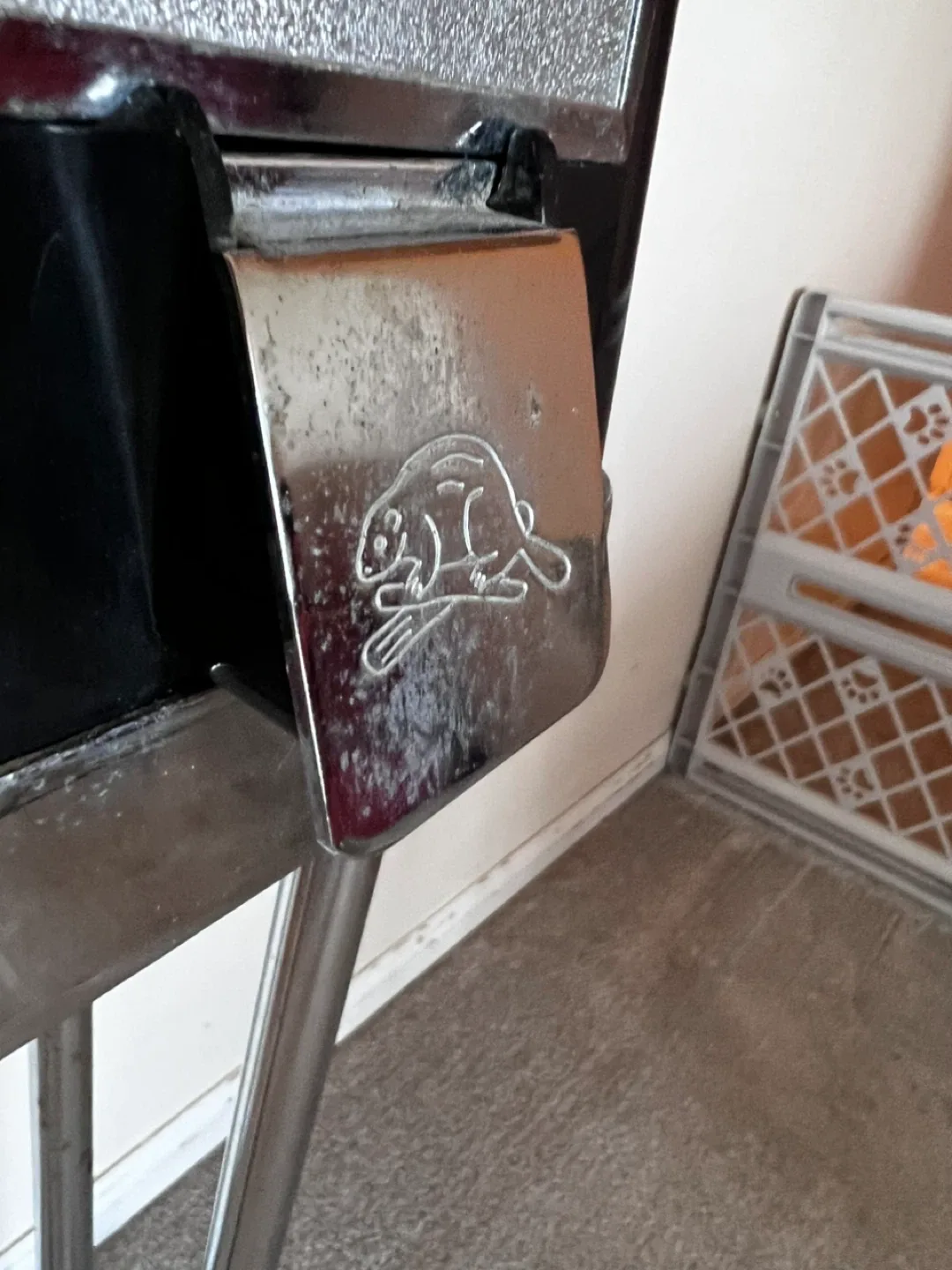 Vintage Gumball Machine on Stand image indicator(9)