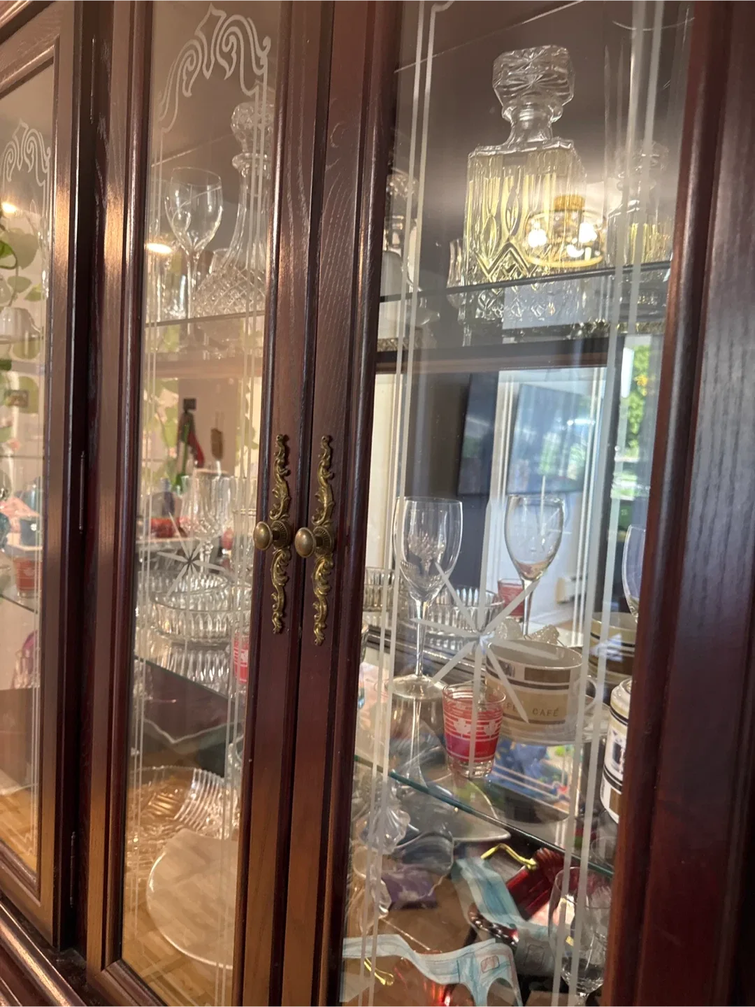 Wooden China Cabinet image indicator(2)