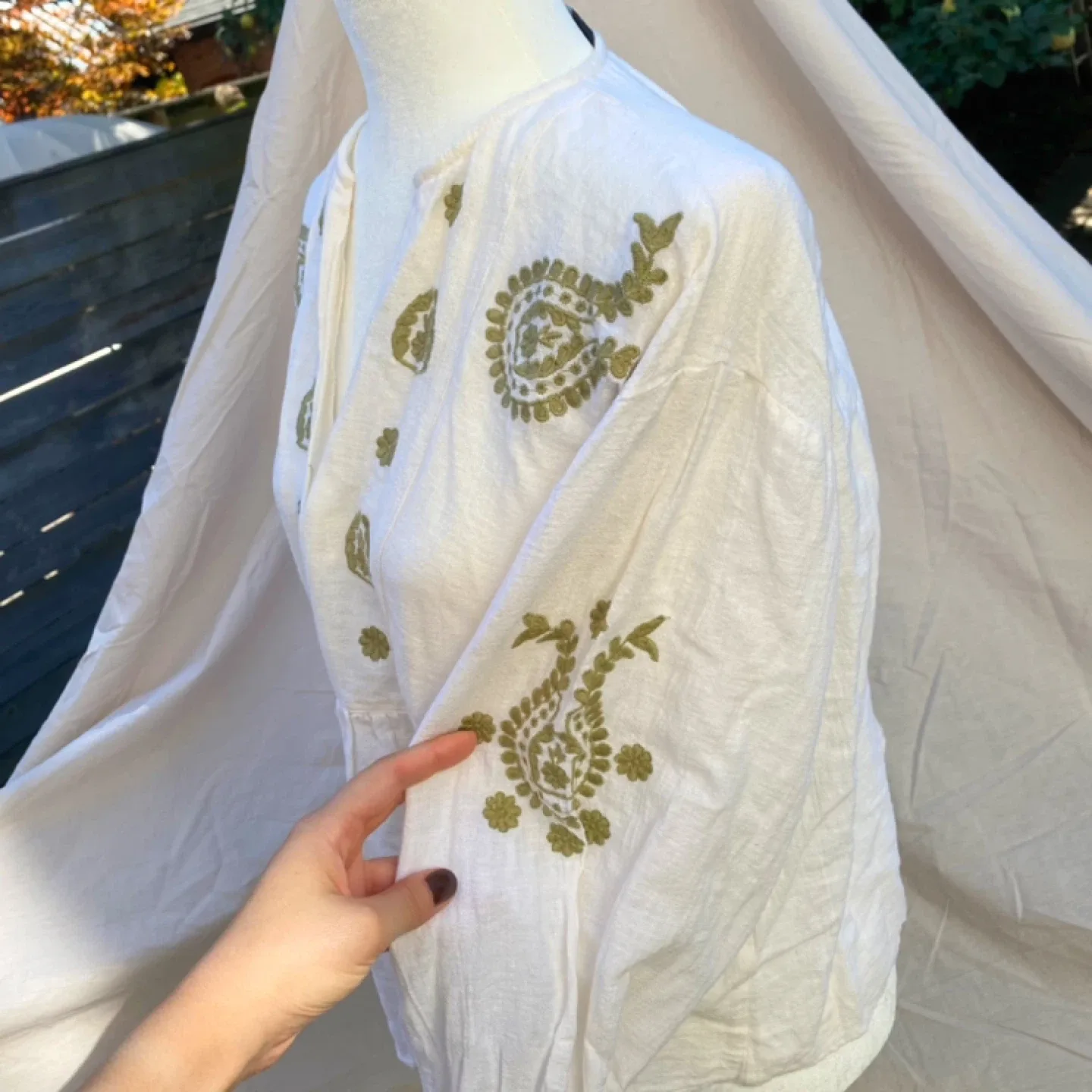 Zara Embroidered Peasant Blouse - Size XS image indicator(3)