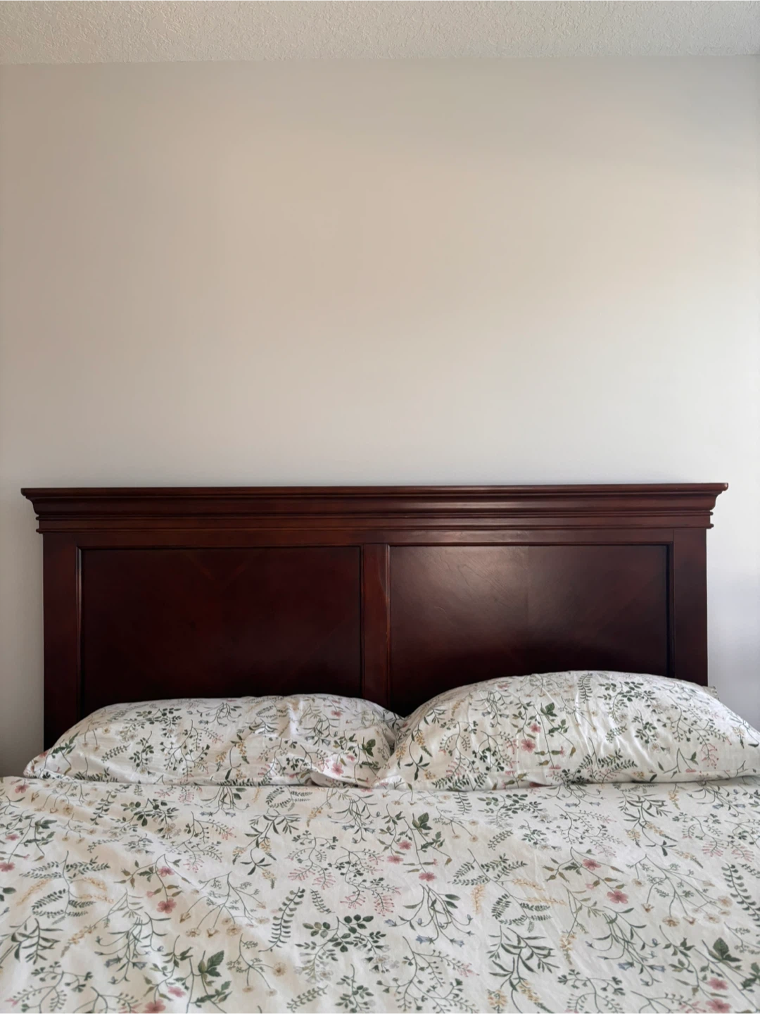 Wood Queen Size Bed Frame - photo 2