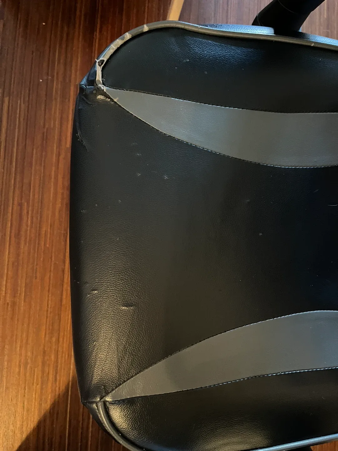 KCream Gaming Chair - Black image indicator(4)