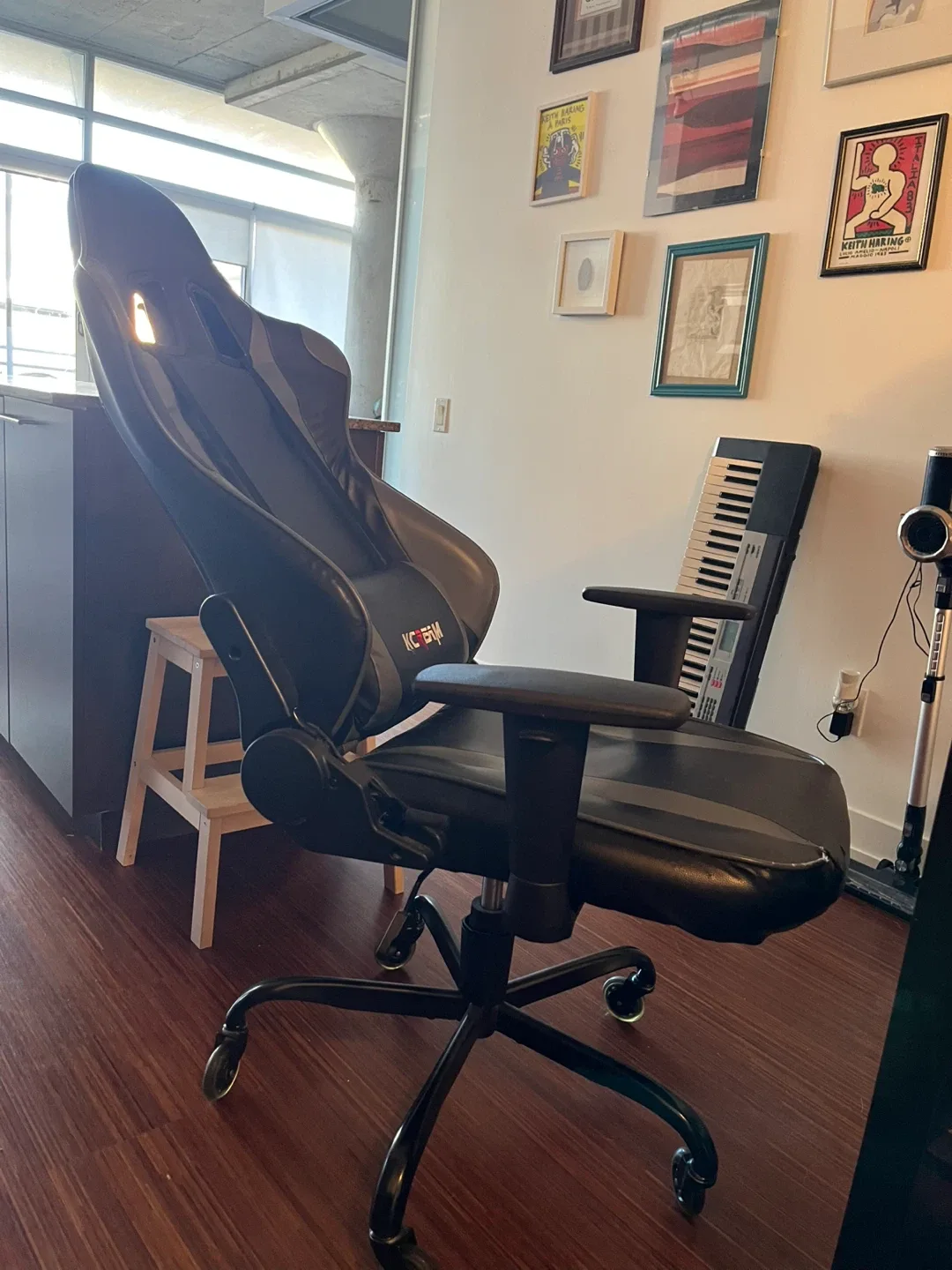 KCream Gaming Chair - Black image indicator(3)