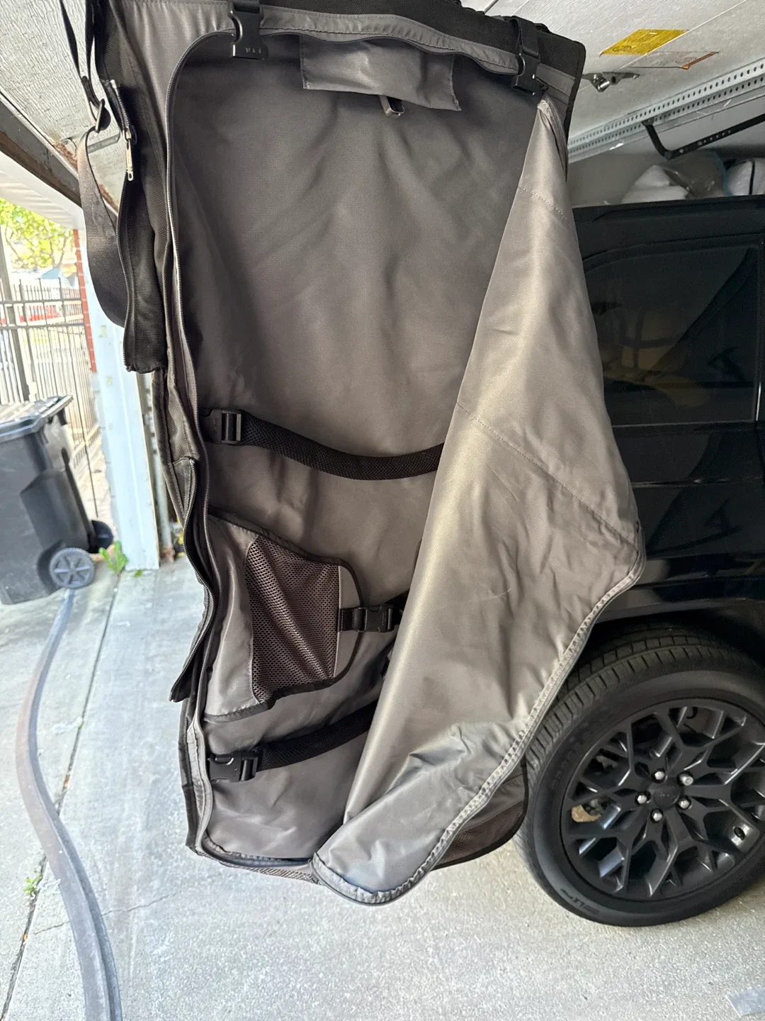 Tumi Garment Bag - Black image indicator(3)