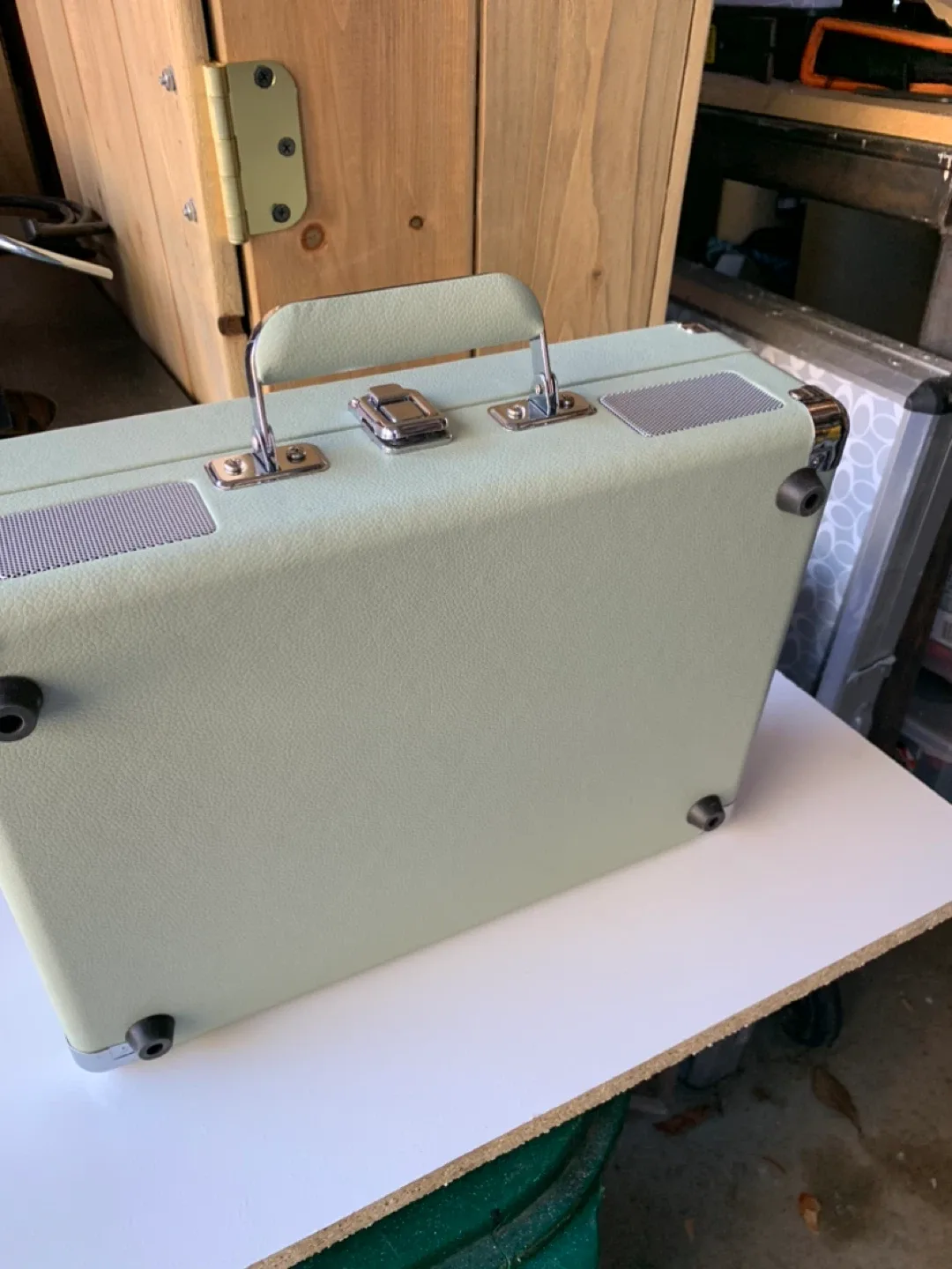 Crosley Cruiser Turntable - Portable Record Player image indicator(4)