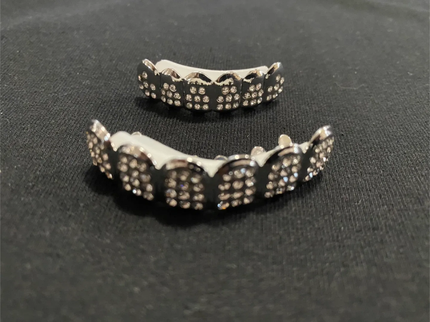 Diamond Silver Grillz Hip Hop Bling image indicator(2)