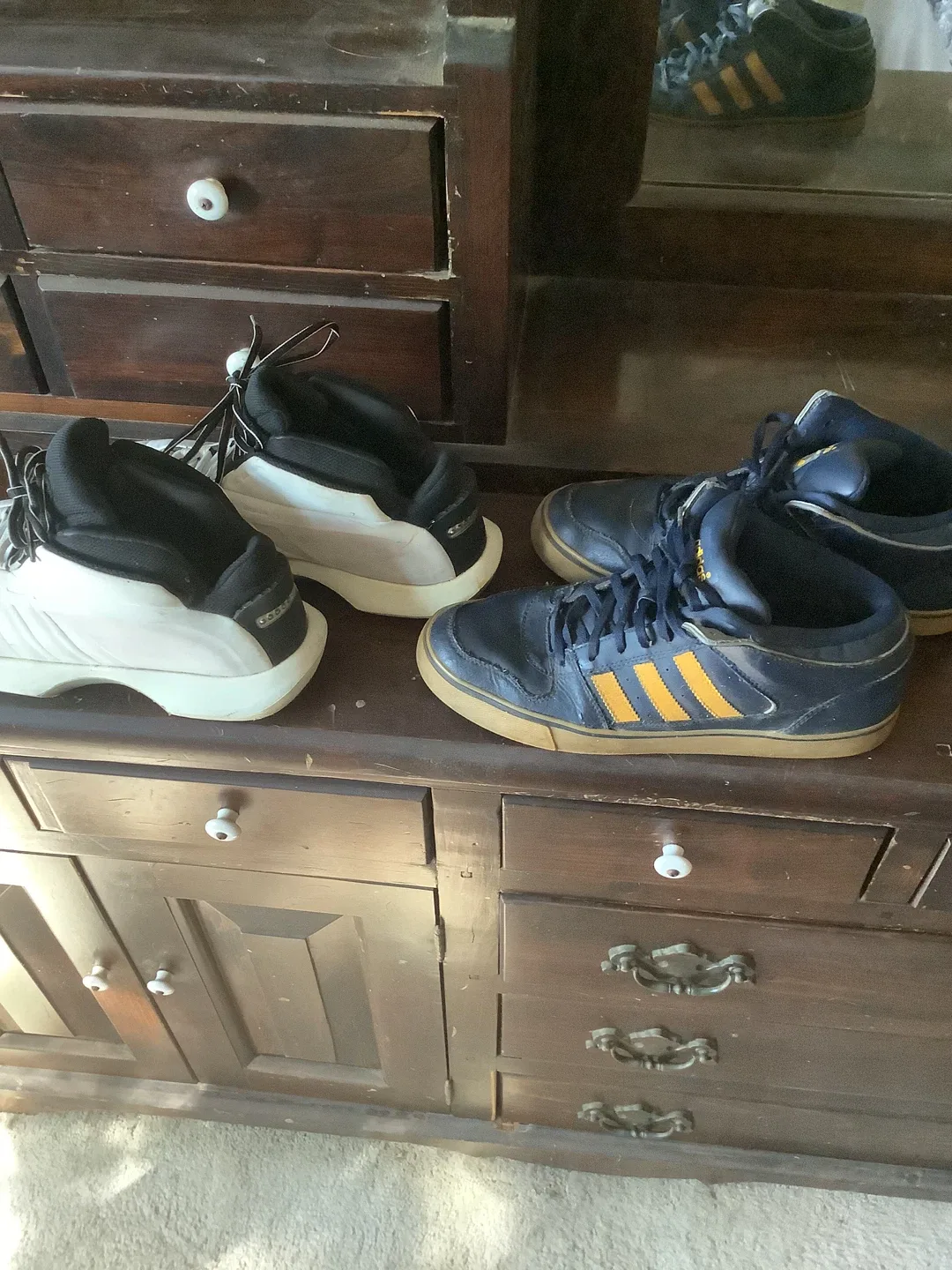 Adidas Shoes - Size 10.5 image indicator(2)