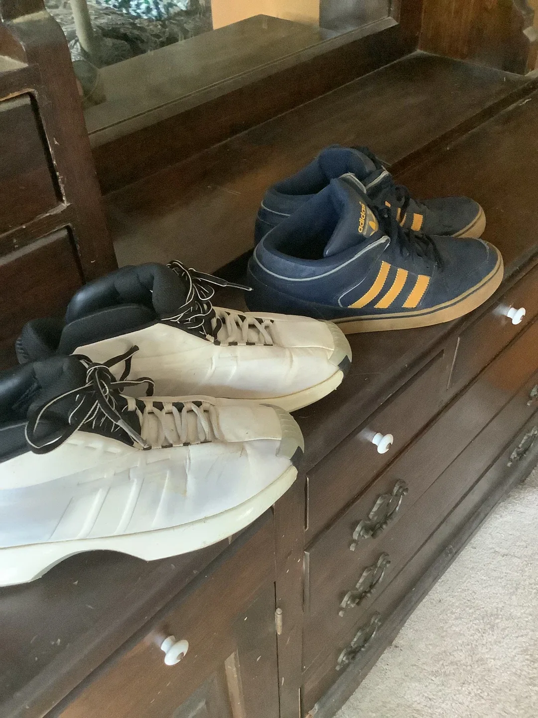 Adidas Shoes - Size 10.5 image indicator(3)