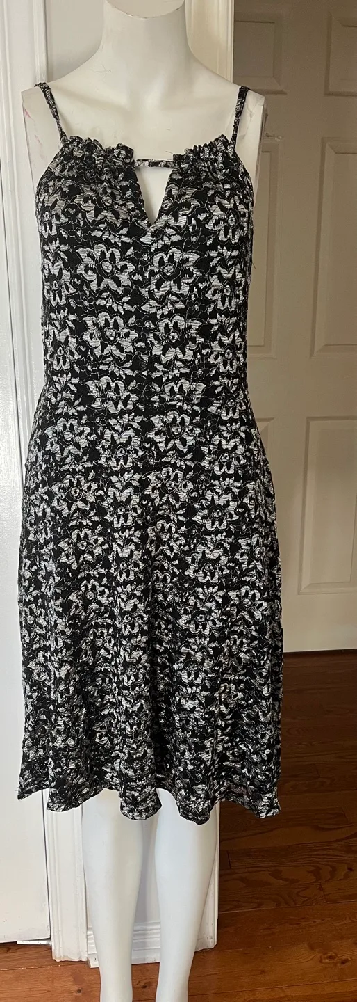 Yishiwei Black & Silver Dress - Size L image indicator(4)