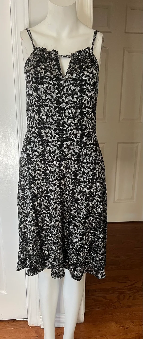 Yishiwei Black & Silver Dress - Size L image indicator(3)