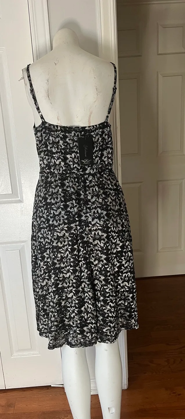 Yishiwei Black & Silver Dress - Size L image indicator(2)