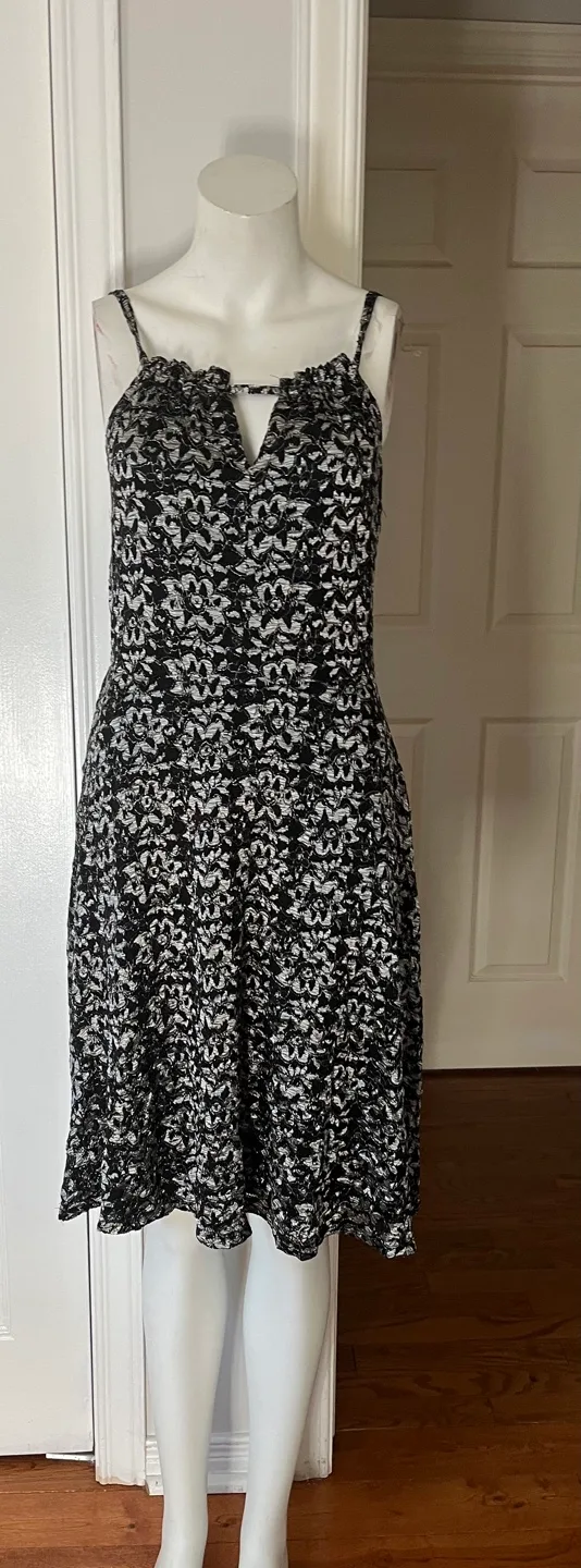 Yishiwei Black & Silver Dress - Size L image indicator(7)