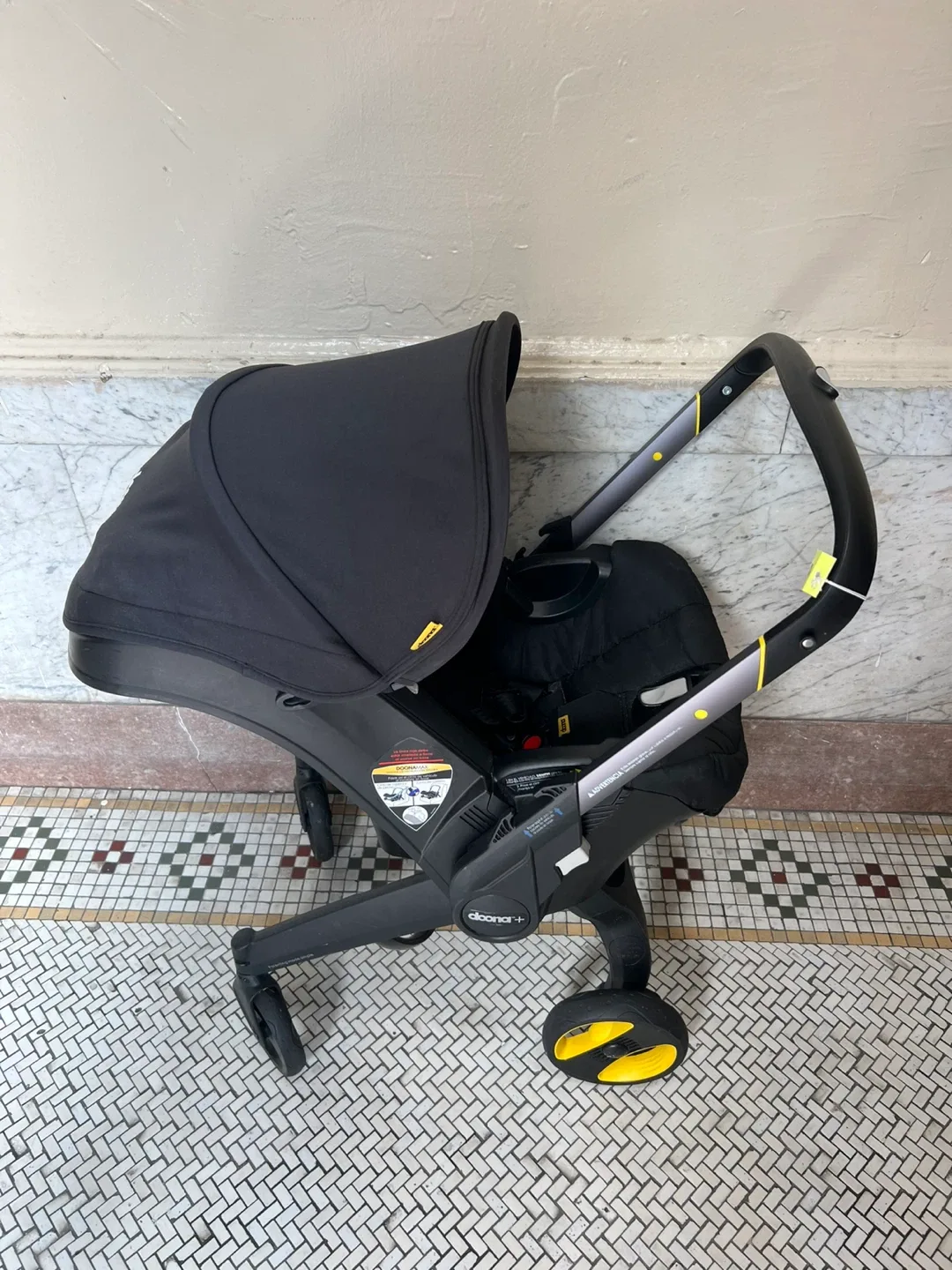 Doona Infant Car Seat/Stroller - Black image indicator(2)