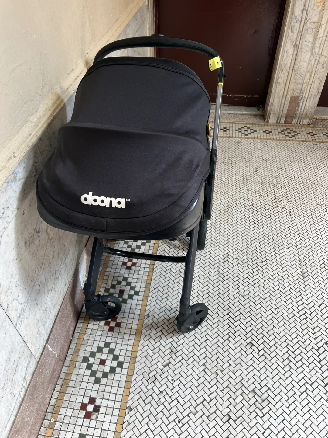 Doona Infant Car Seat/Stroller - Black image indicator(3)