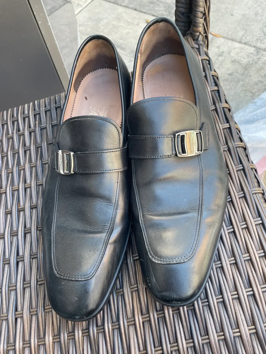 Salvatore Ferragamo Black Leather Loafers image indicator(2)