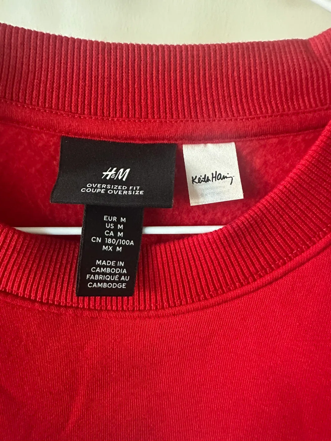 H&M x Keith Haring Red Oversized Sweatshirt - Size M image indicator(4)