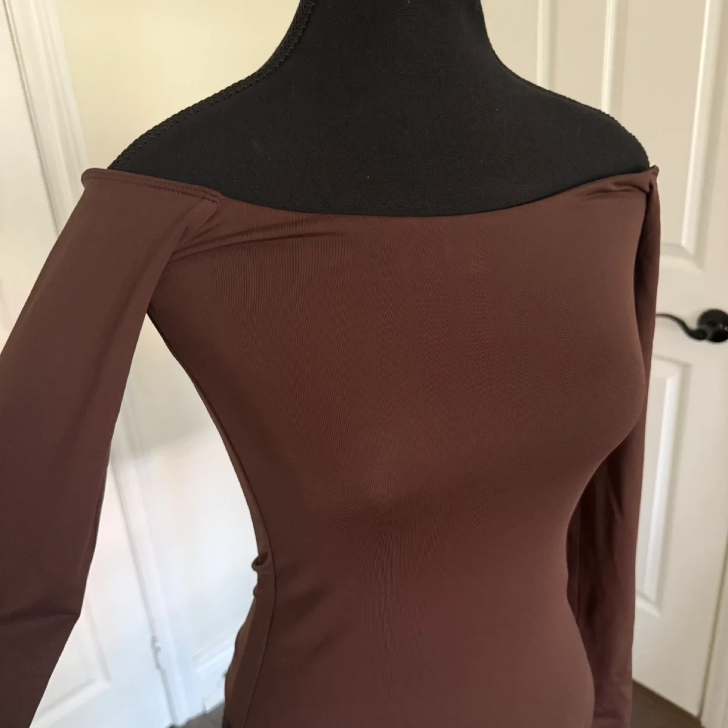 ARITZIA Babaton Bodysuit image indicator(2)