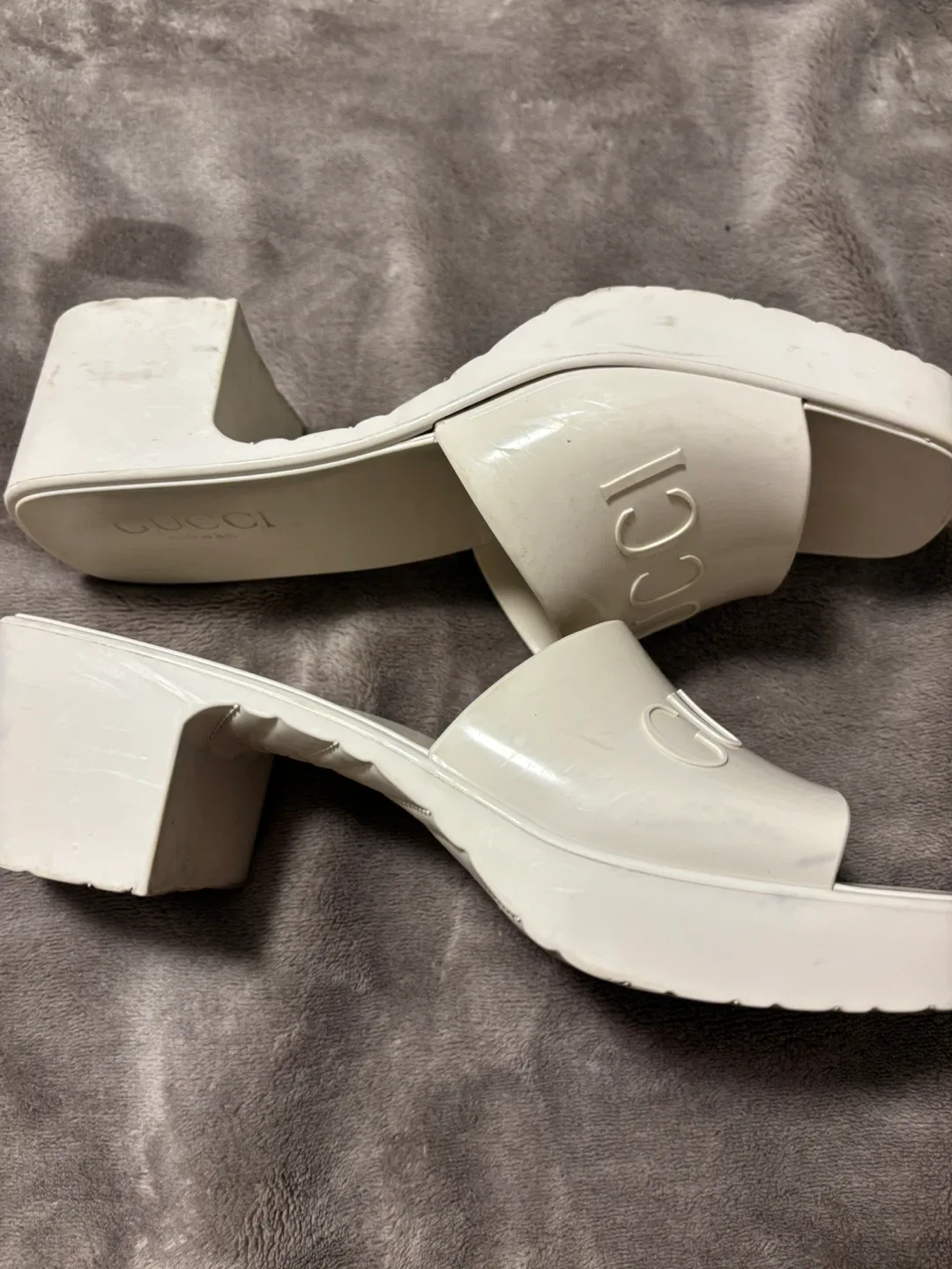 Gucci Women's Rubber Slide Sandal - Size 38 image indicator(6)
