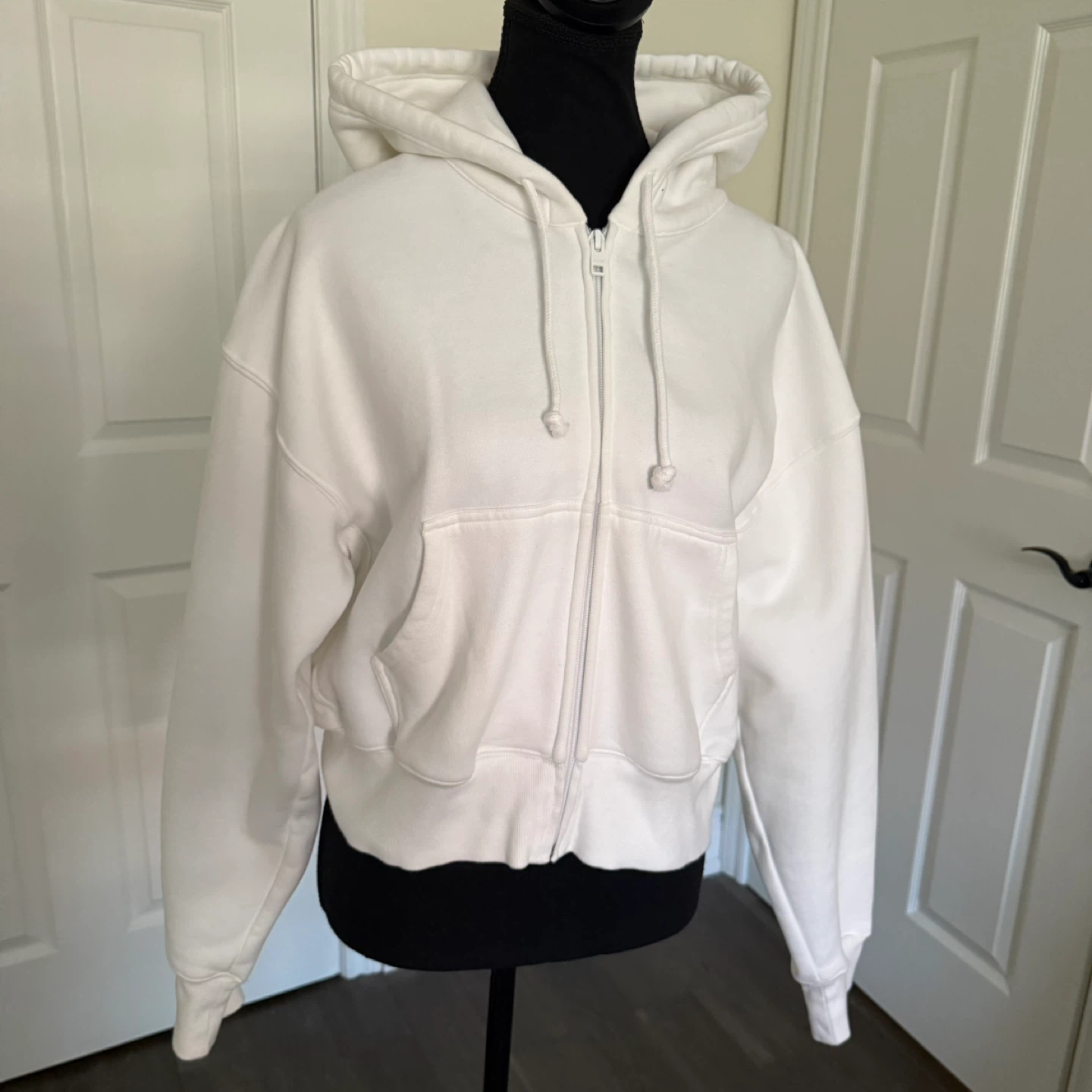 ARITZIA TNA Sweater - photo 2